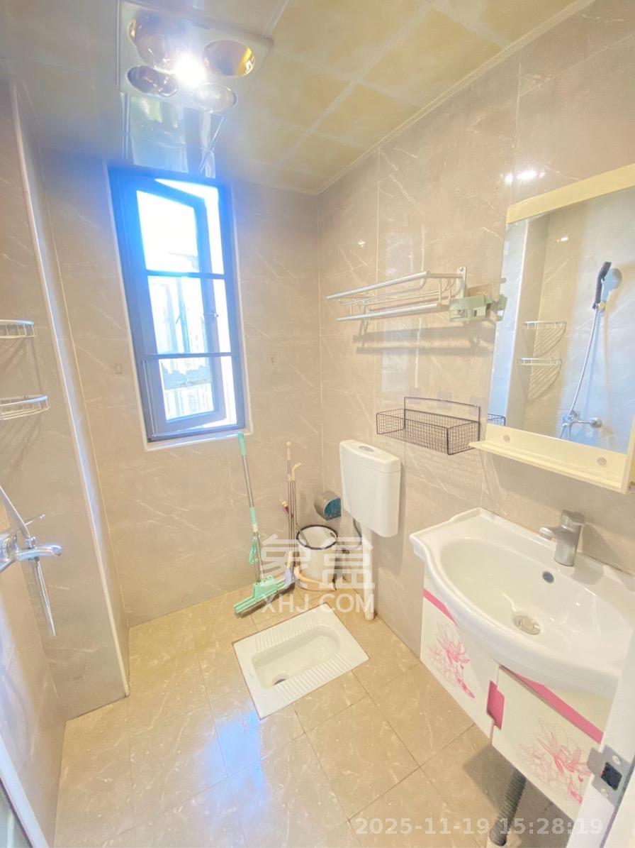 卓越蔚蓝城邦 3室2厅1卫 1800.0元/月 卓越蔚蓝城邦 3室2厅1卫 1800.0元/月室内图