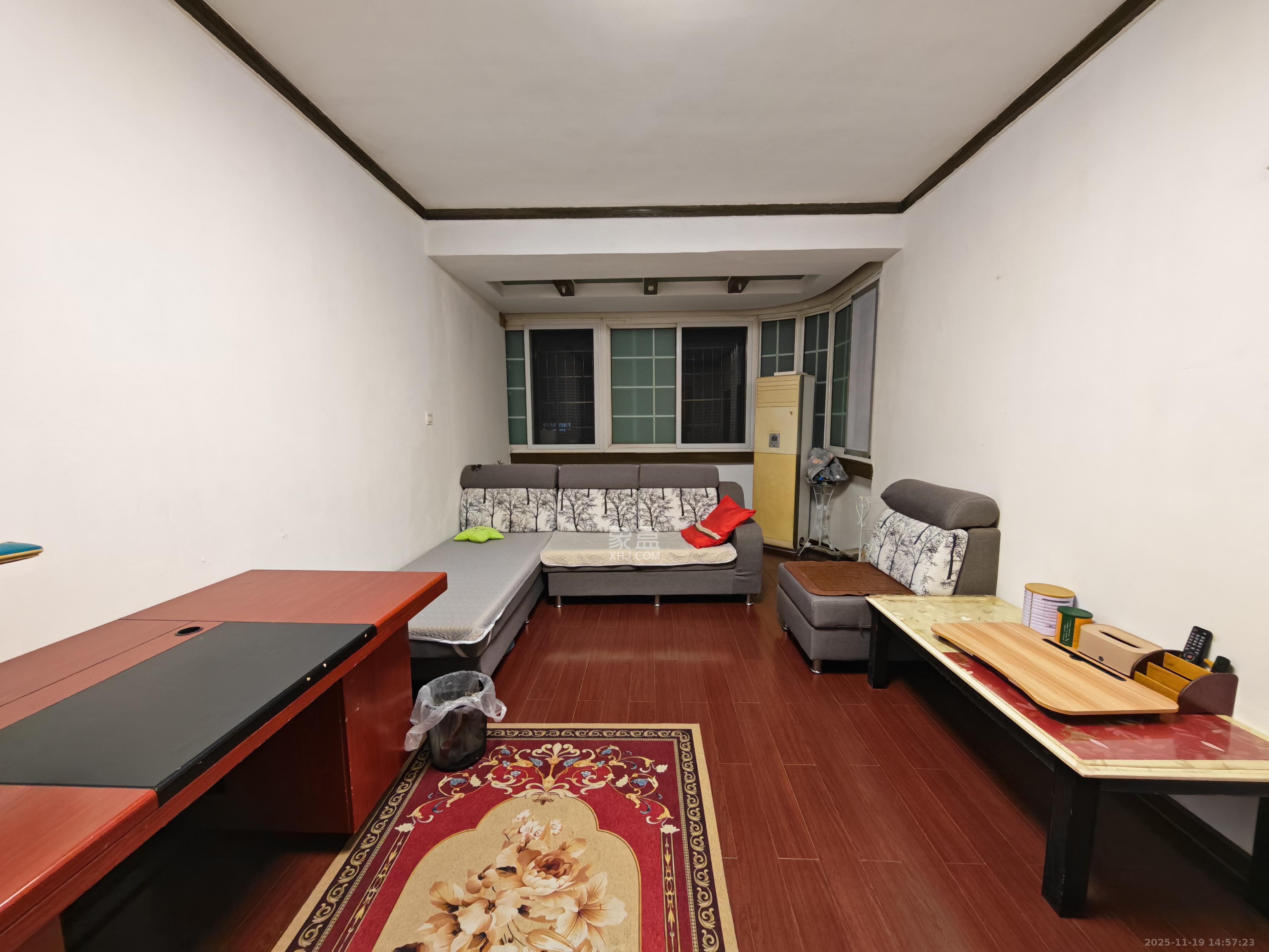 湖南省进出口集团公司宿舍（南湖市场宿舍）  3室1厅2卫    2500.0元/月室内图1