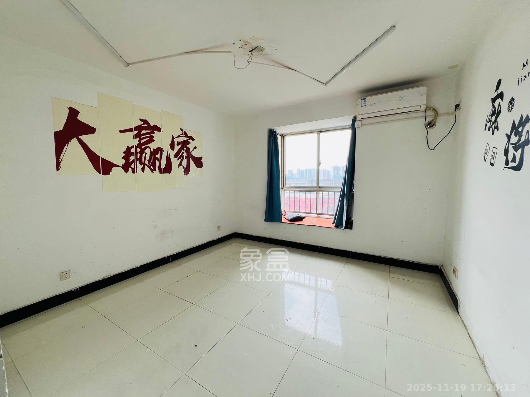 高桥现代商贸城  6室2厅1卫    3200.0元/月室内图