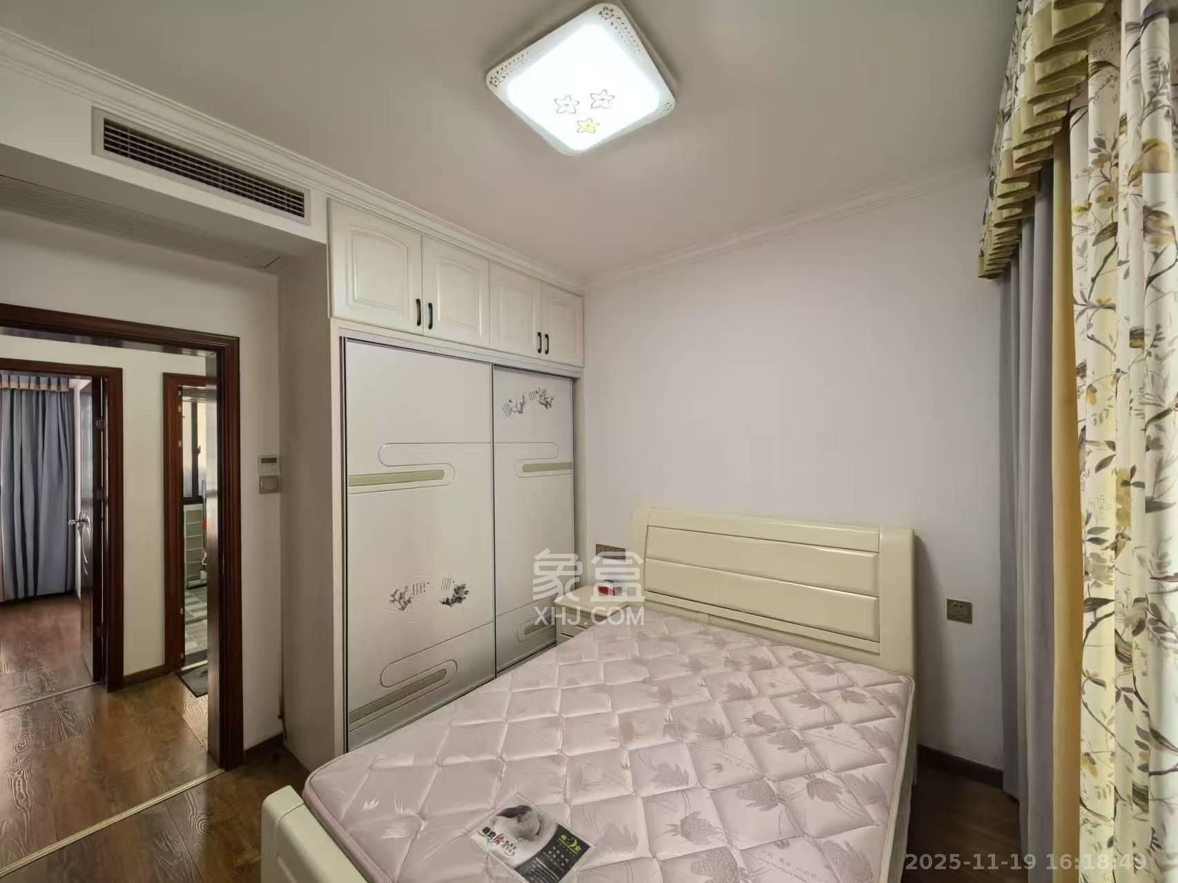 国泰九龙湾  4室2厅2卫    2600.0元/月室内图