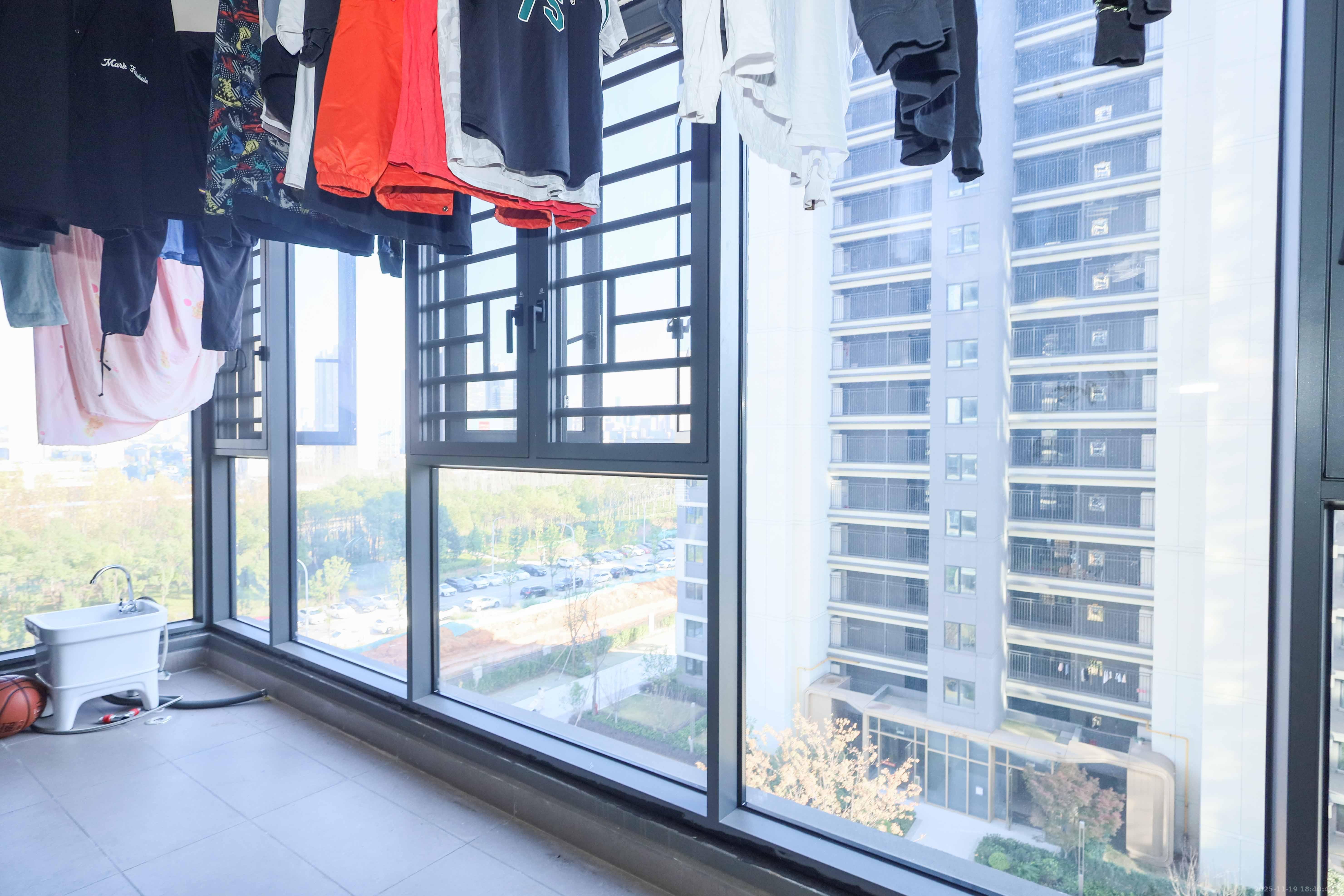 旭辉铂宸府  3室2厅2卫    95.0万阳台