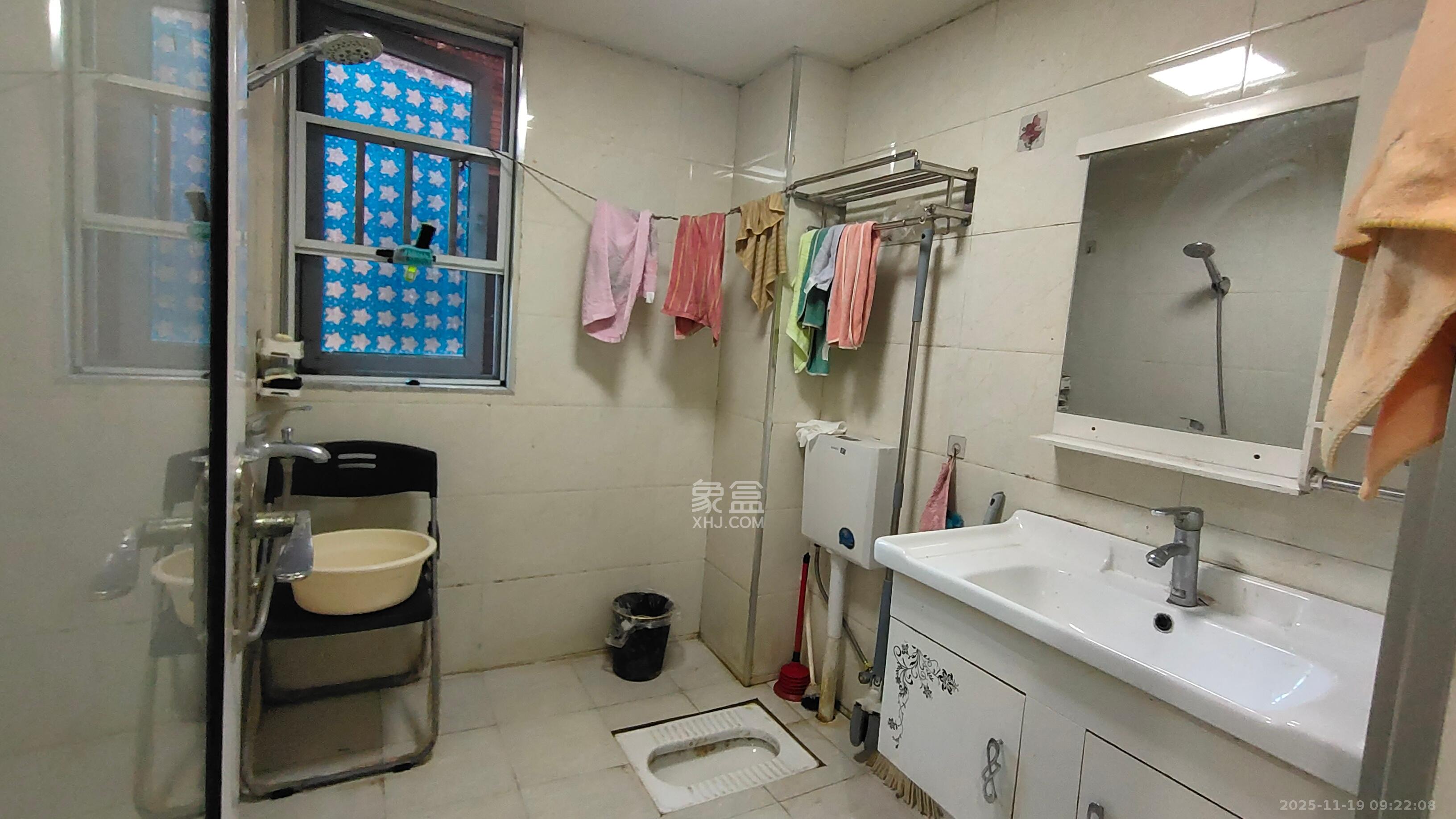 丽发新城  2室2厅1卫    1600.0元/月室内图