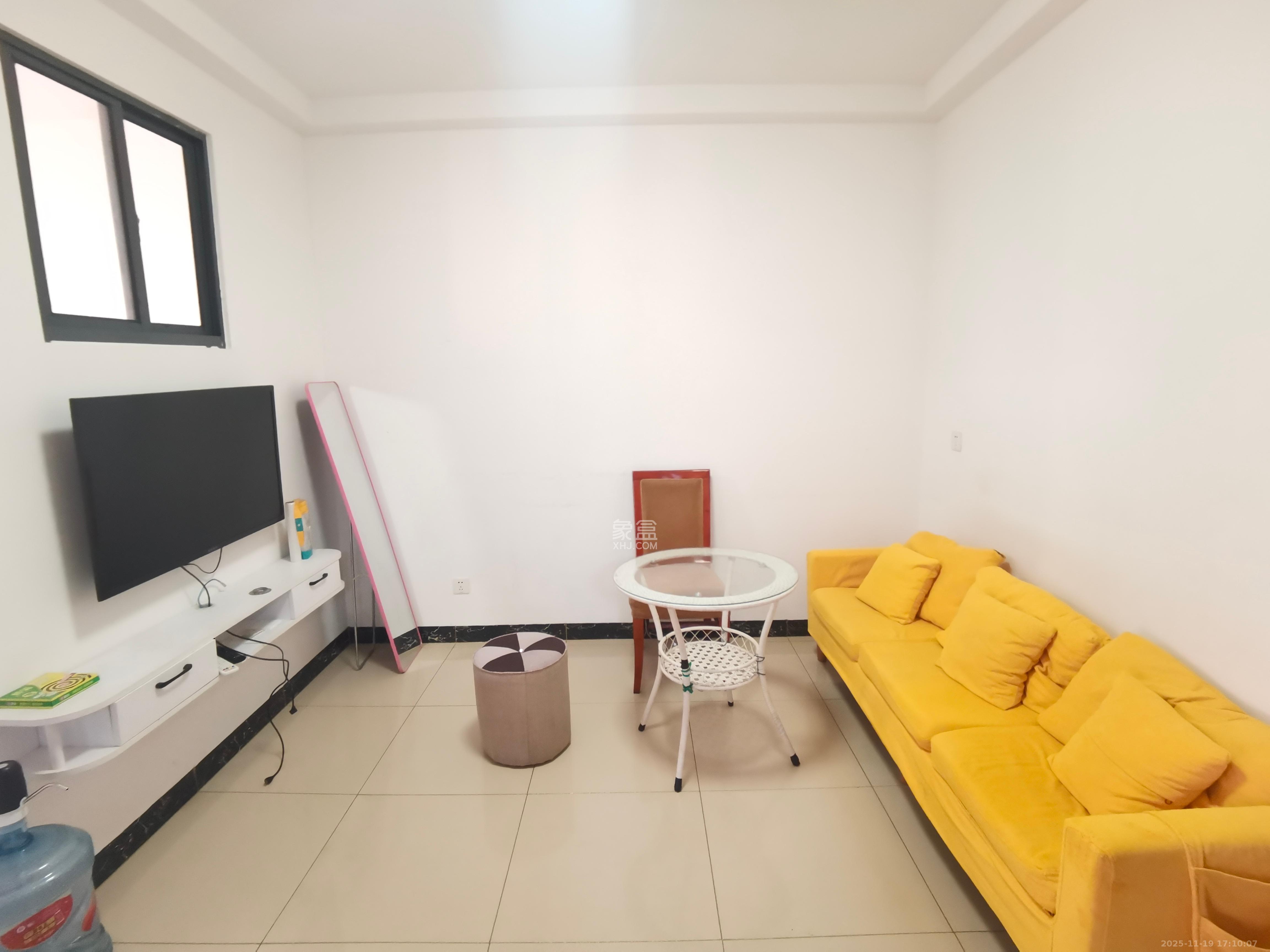 洋湖明园一期  1室0厅0卫    1700.0元/月