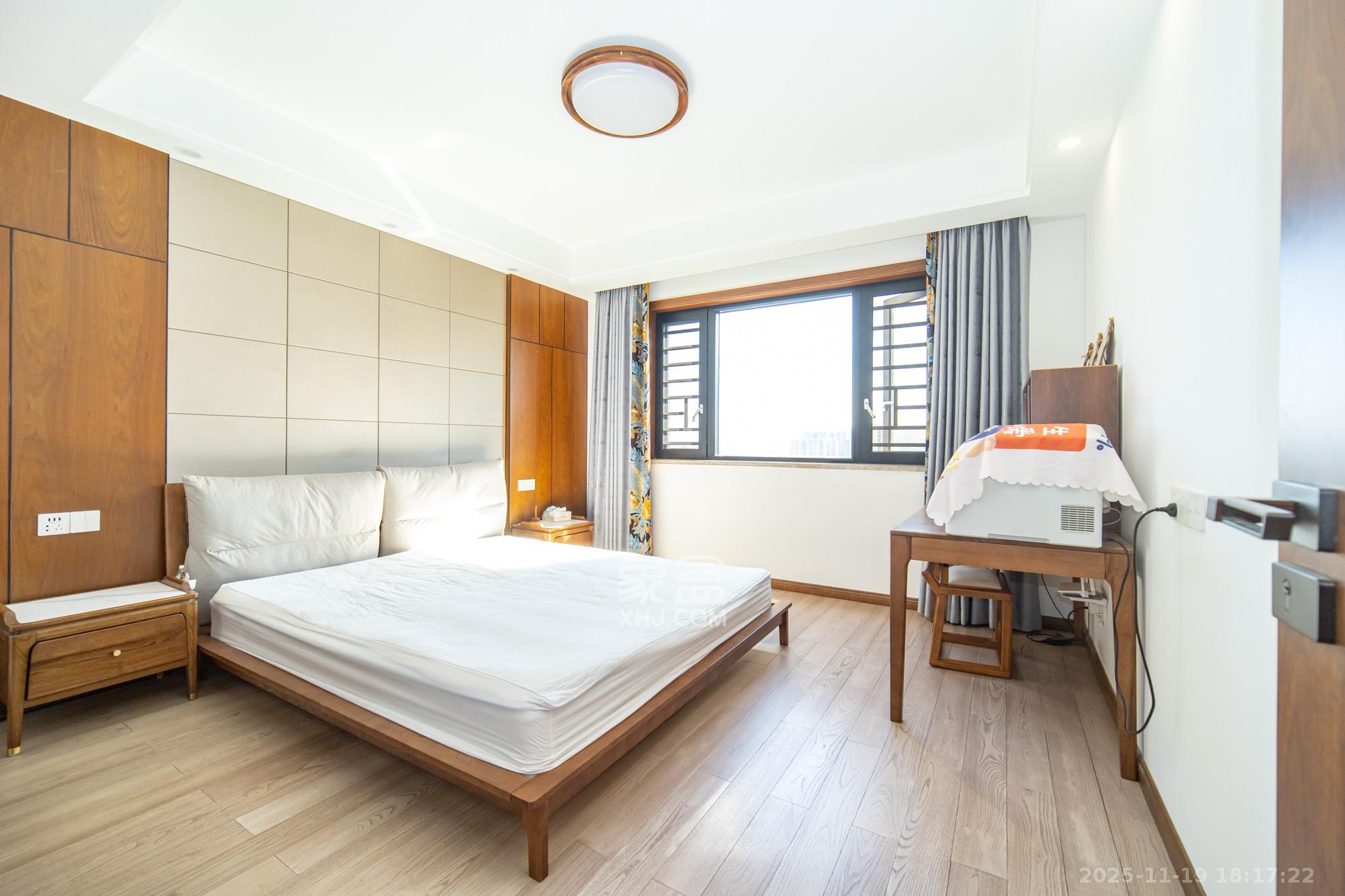 星湖湾二期高层 4室2厅2卫 136.0万 星湖湾二期高层 4室2厅2卫 136.0万卧室