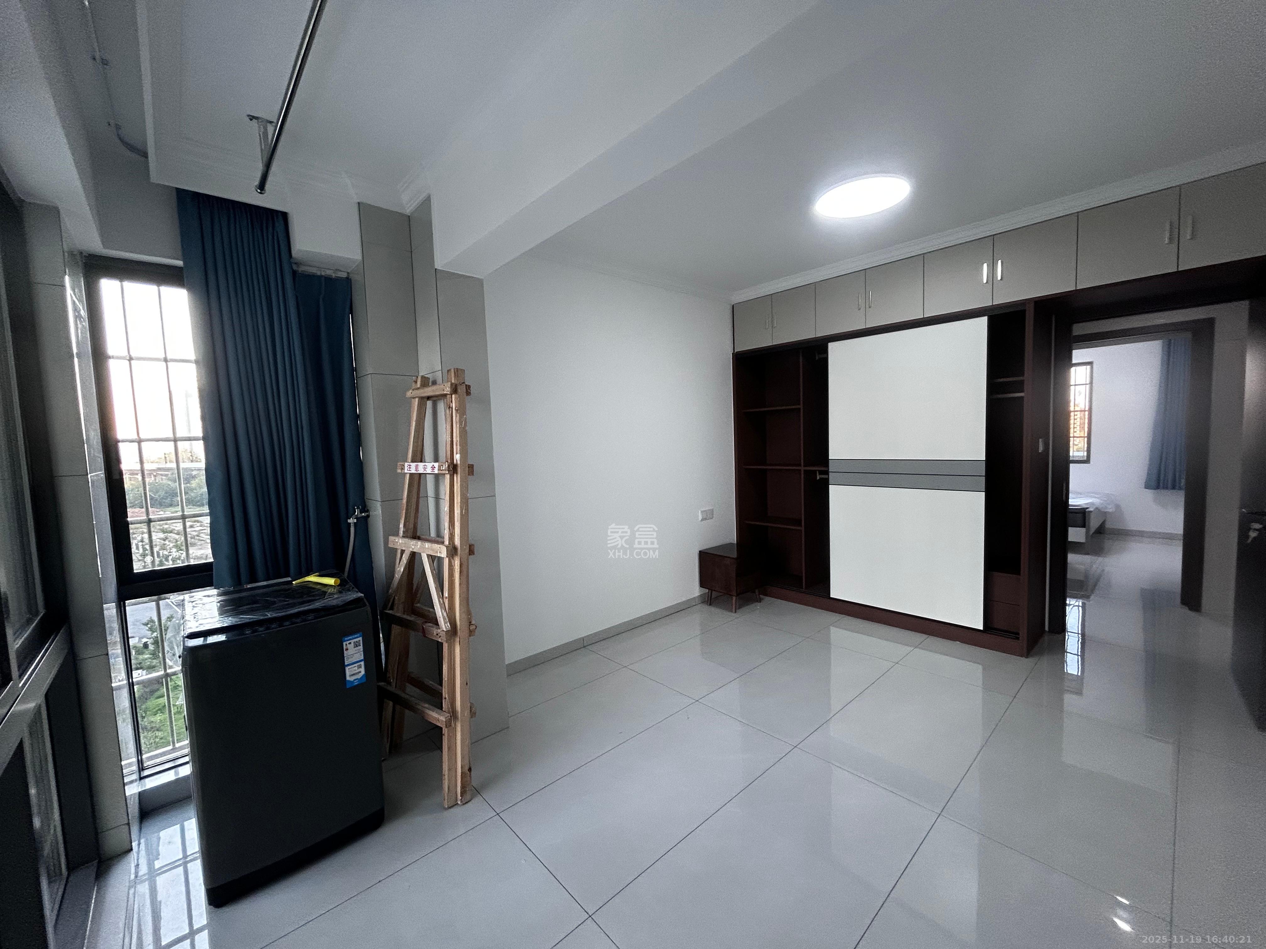 和景家园二期  3室1厅1卫    2000.0元/月室内图