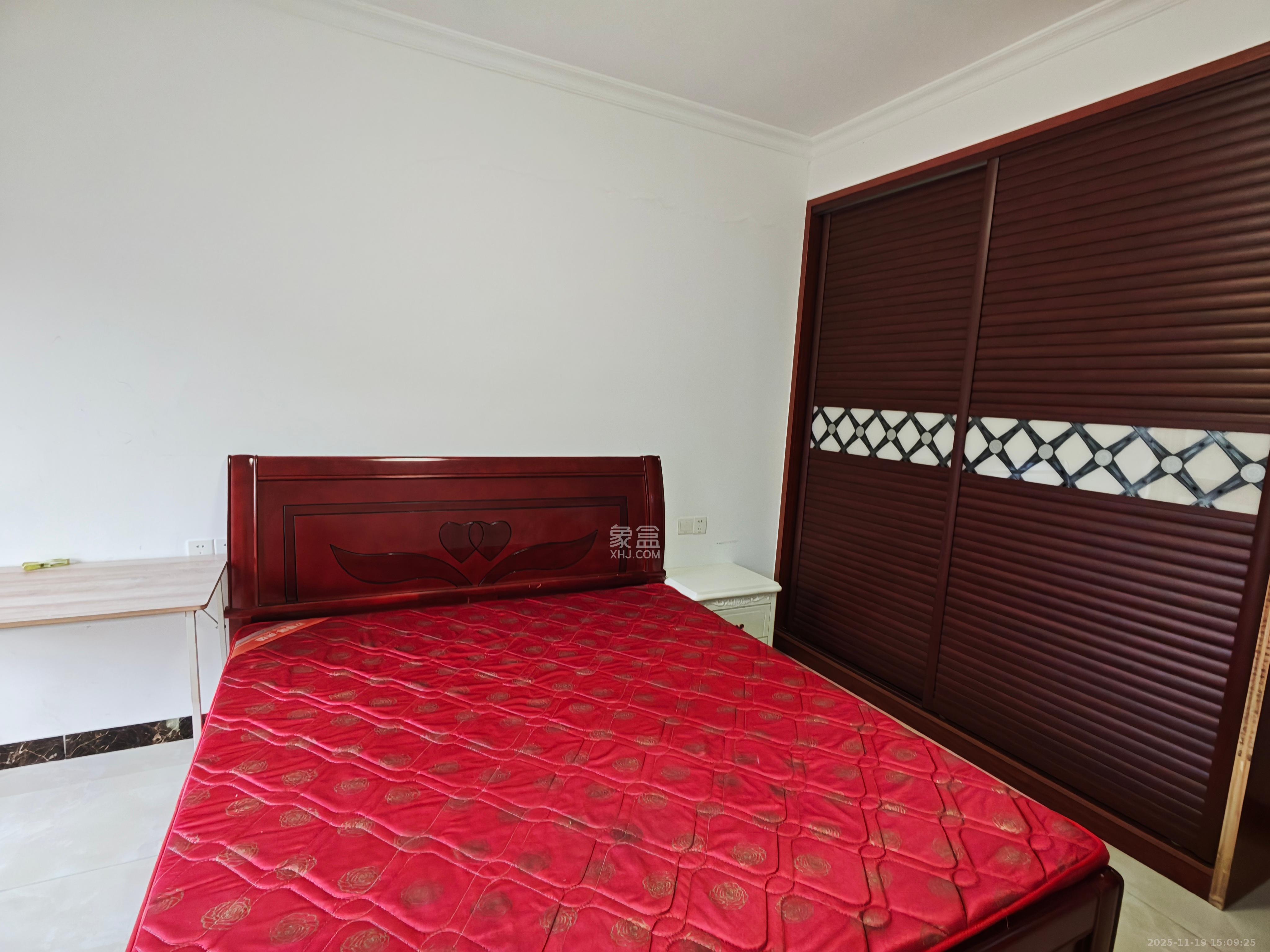 钱隆世家 3室2厅1卫 2000.0元/月 钱隆世家 3室2厅1卫 2000.0元/月室内图