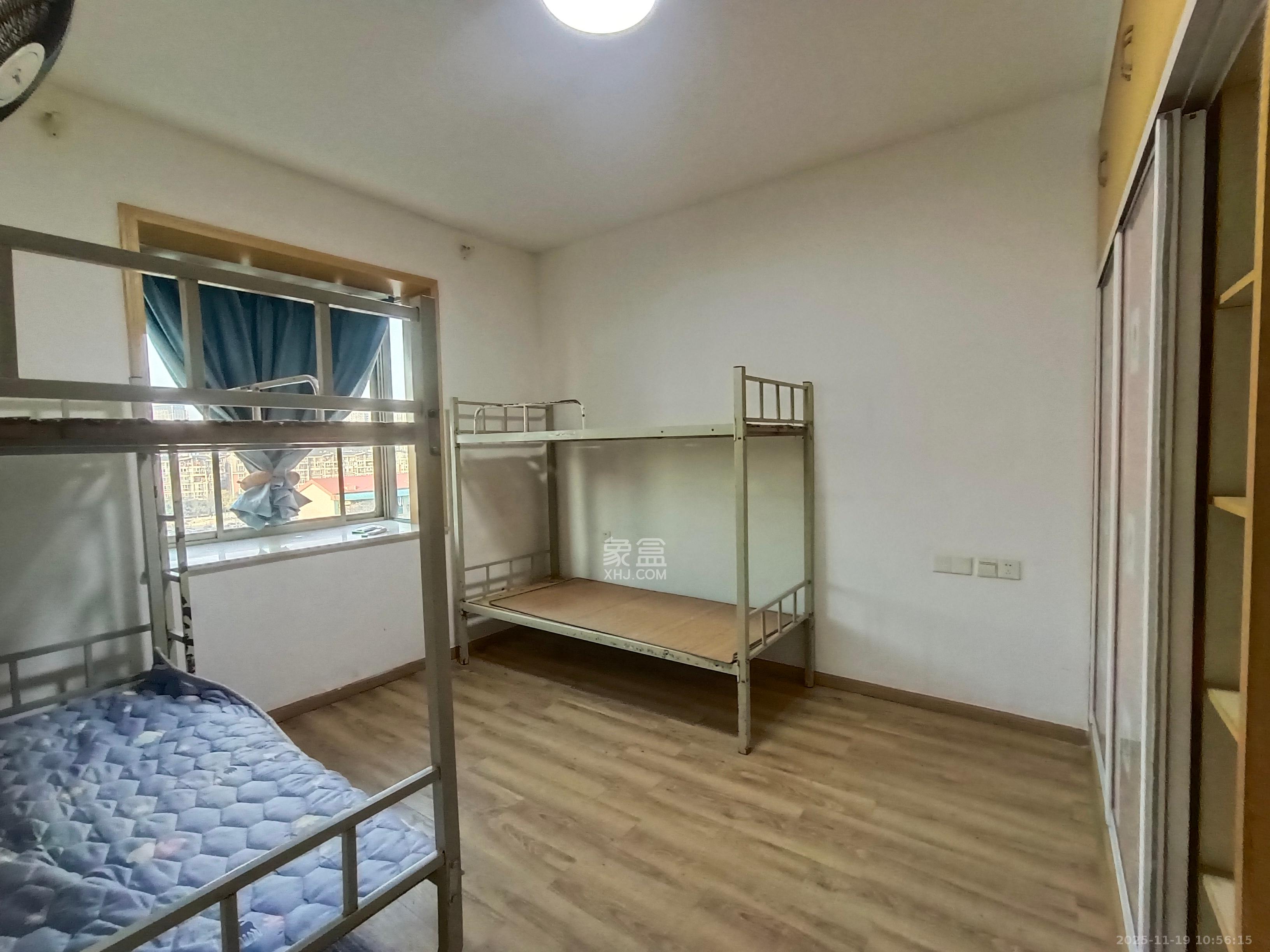 时代天骄  4室2厅2卫    2300.0元/月室内图