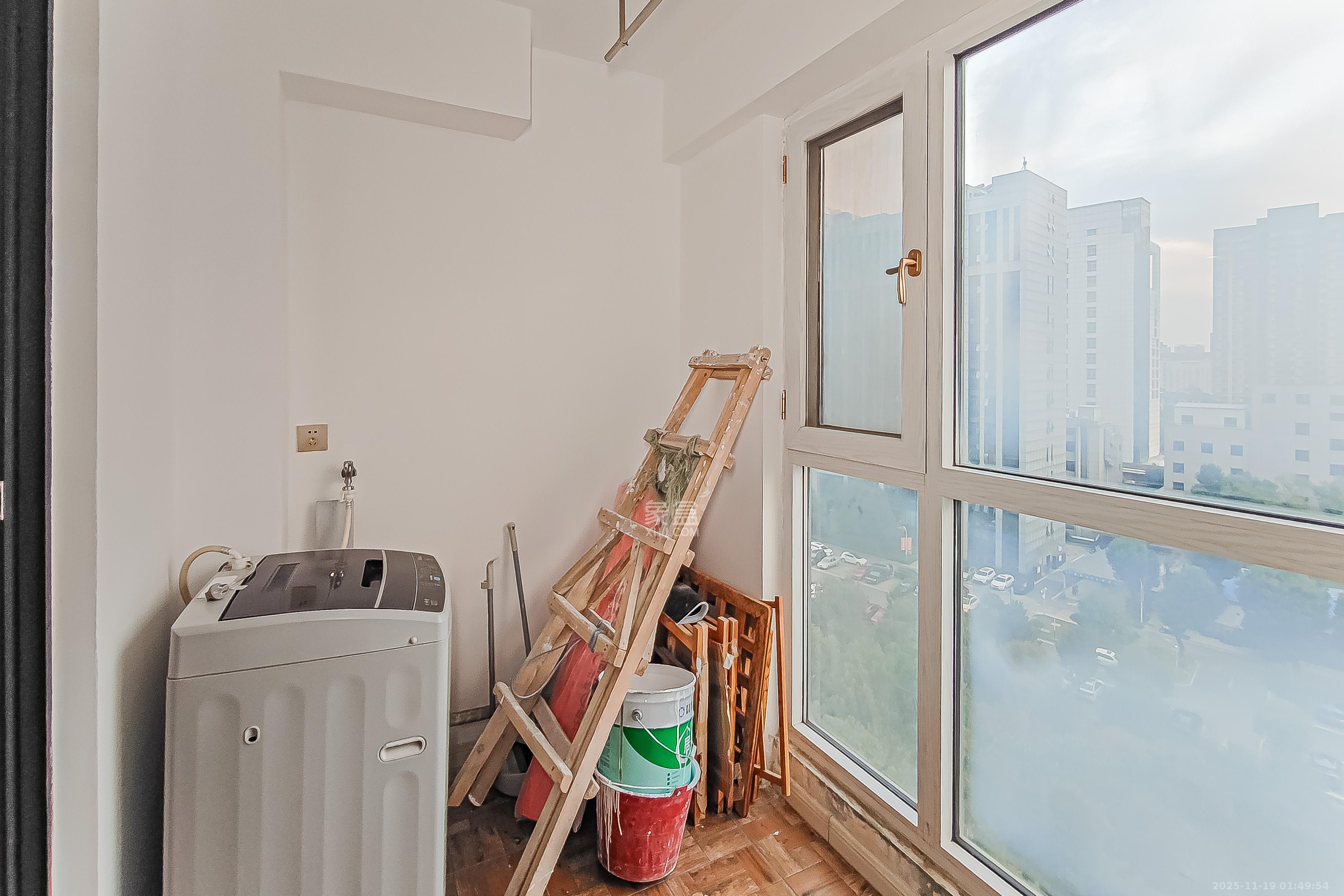 建发中央公园（建发美地）  2室2厅1卫    98.0万阳台