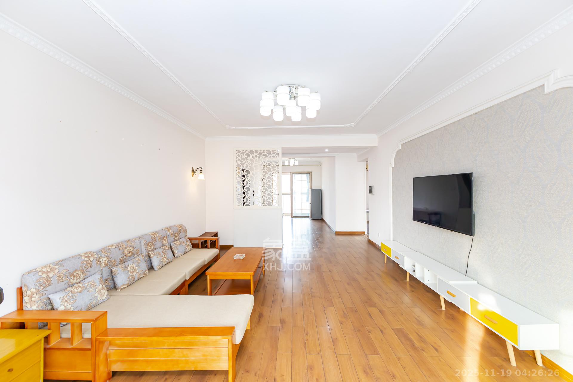 长沙玫瑰园 3室2厅2卫 91.8万 长沙玫瑰园 3室2厅2卫 91.8万客厅