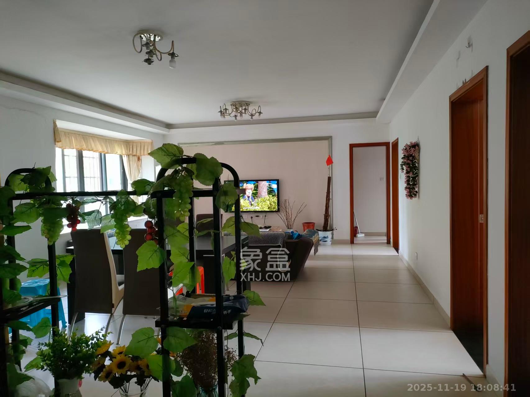 山水嘉园  1室2厅2卫    2000.0元/月