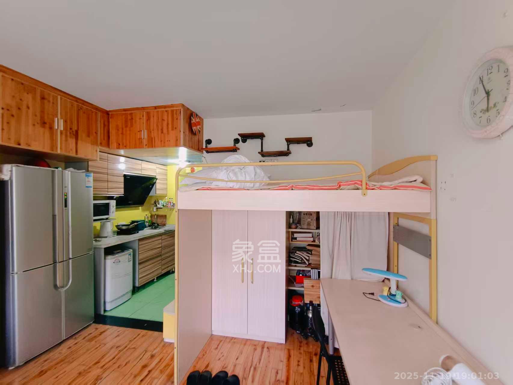 阳光100二期  1室1厅1卫    1300.0元/月室内图