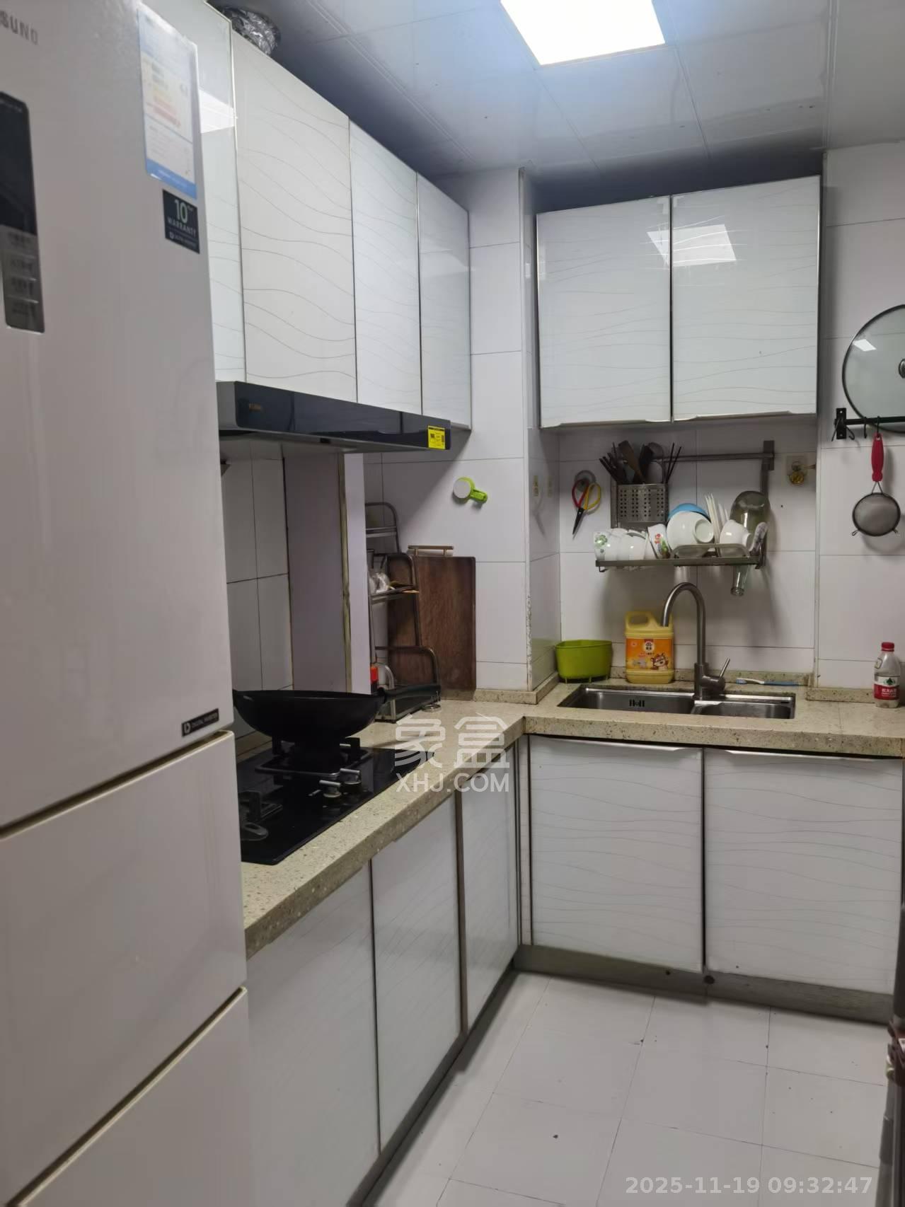 世茂铂翠湾一期  2室2厅1卫    2500.0元/月室内图