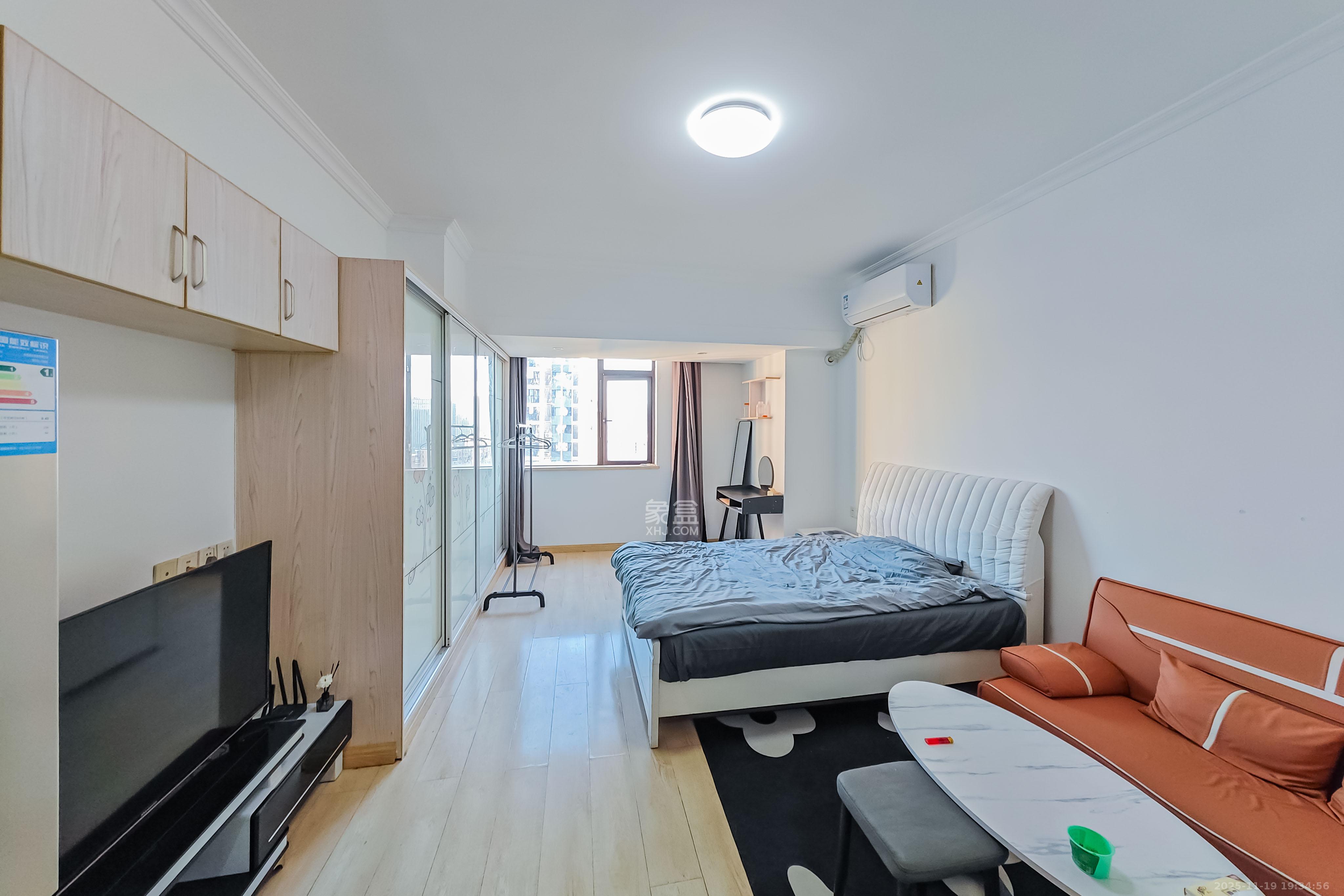 五江天街北区  1室1厅1卫    26.0万客厅