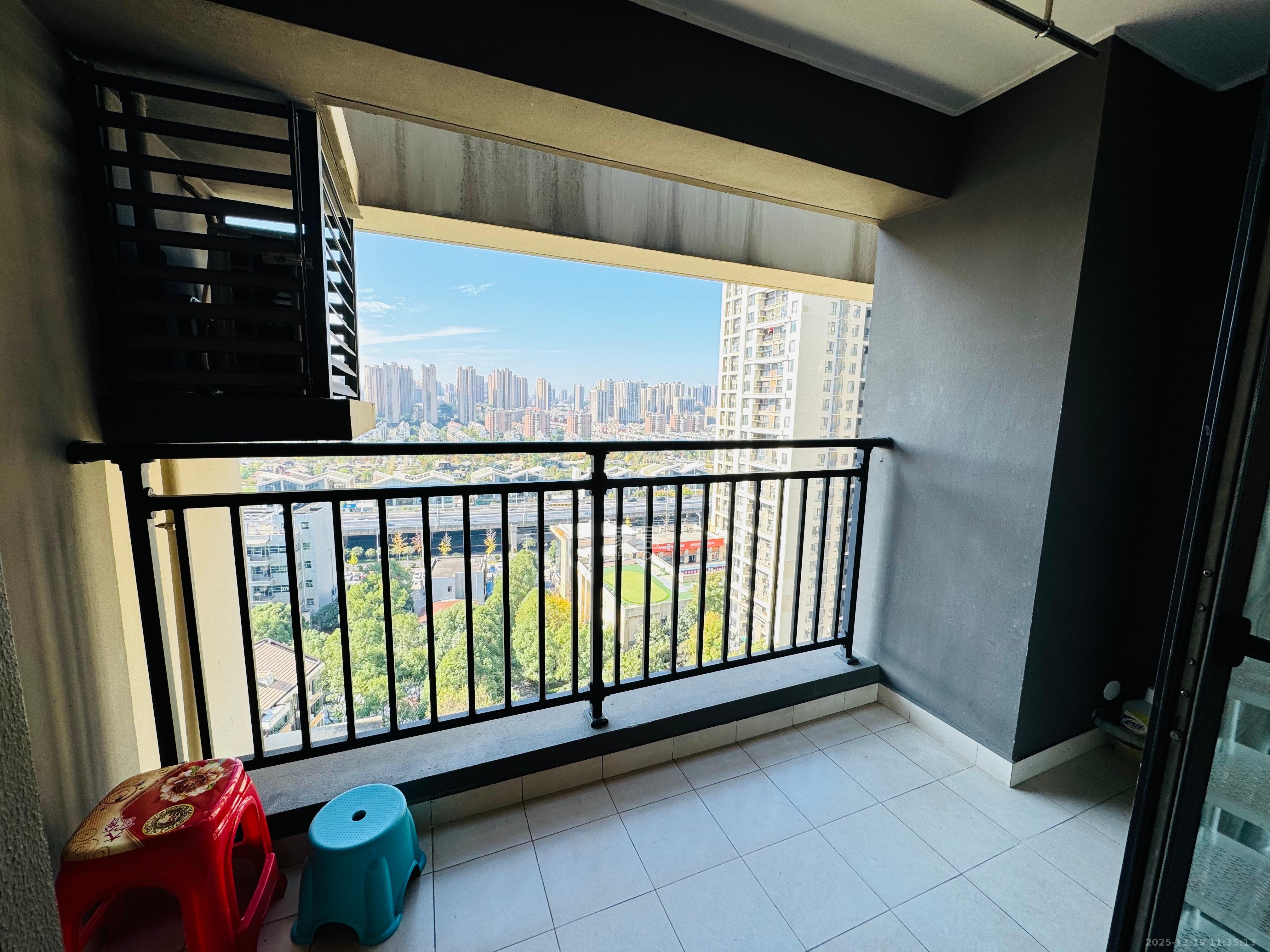 万科金域华府三四期 3室2厅1卫 2500.0元/月 万科金域华府三四期 3室2厅1卫 2500.0元/月室内图