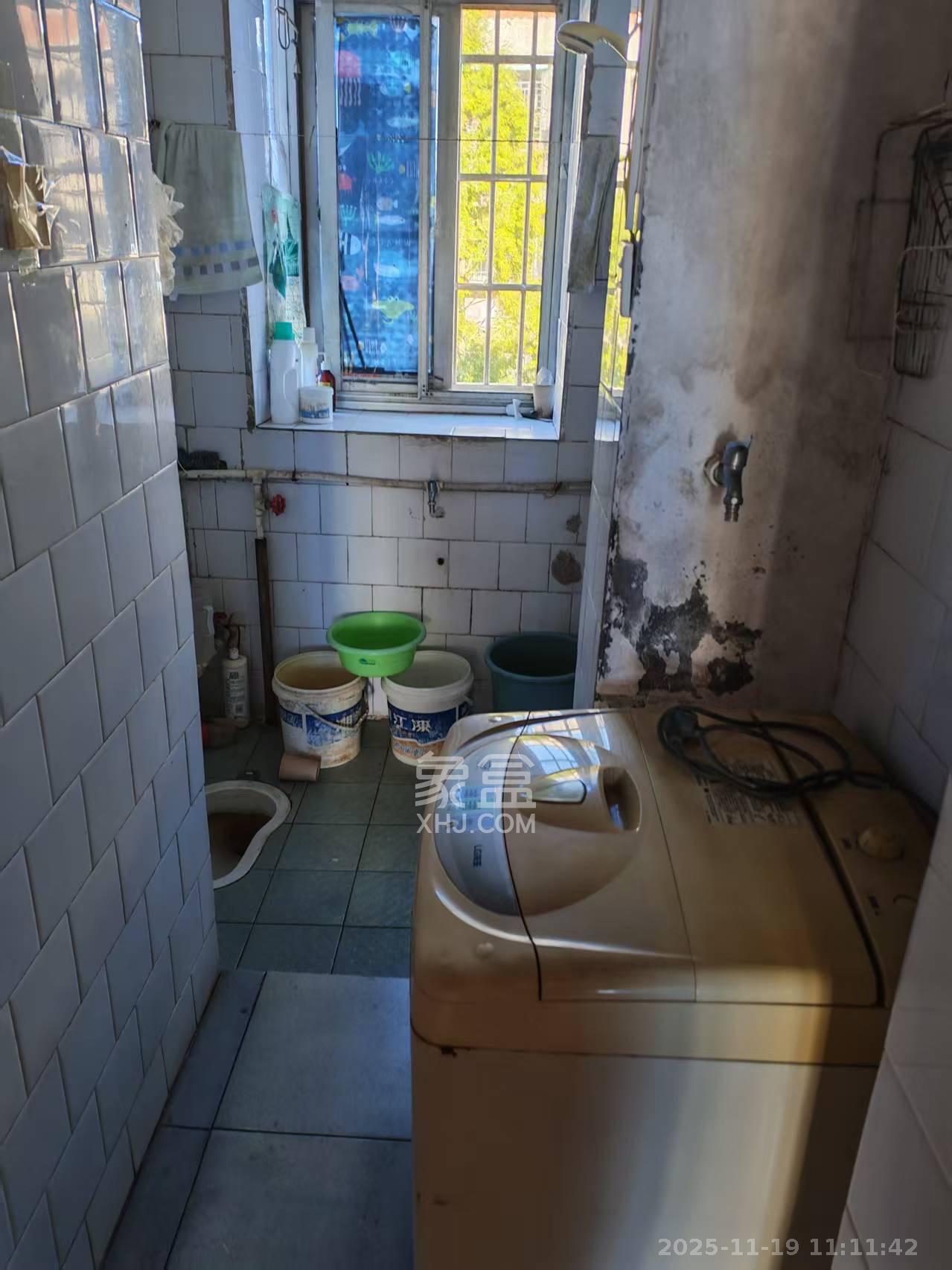 制药厂宿舍  2室2厅1卫    1100.0元/月室内图