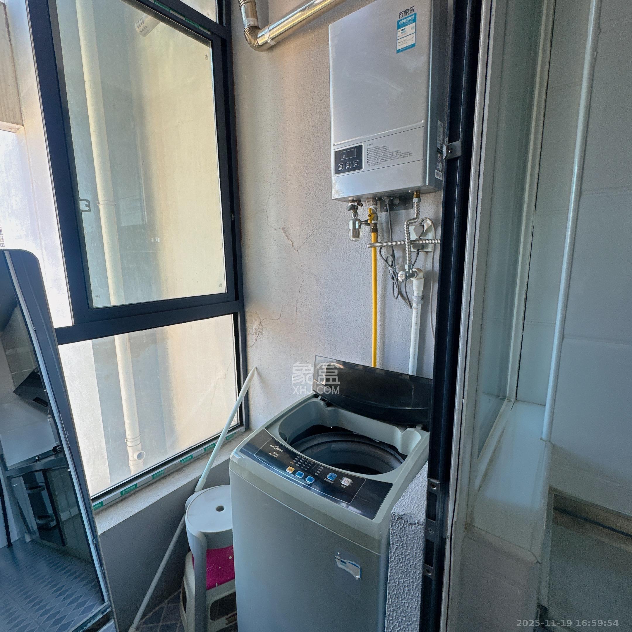 北辰三角洲E3区 1室1厅1卫 2400.0元/月 北辰三角洲E3区 1室1厅1卫 2400.0元/月室内图