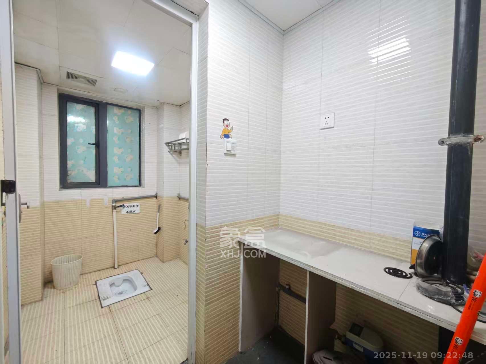 馨域公寓  3室2厅1卫    3500.0元/月室内图