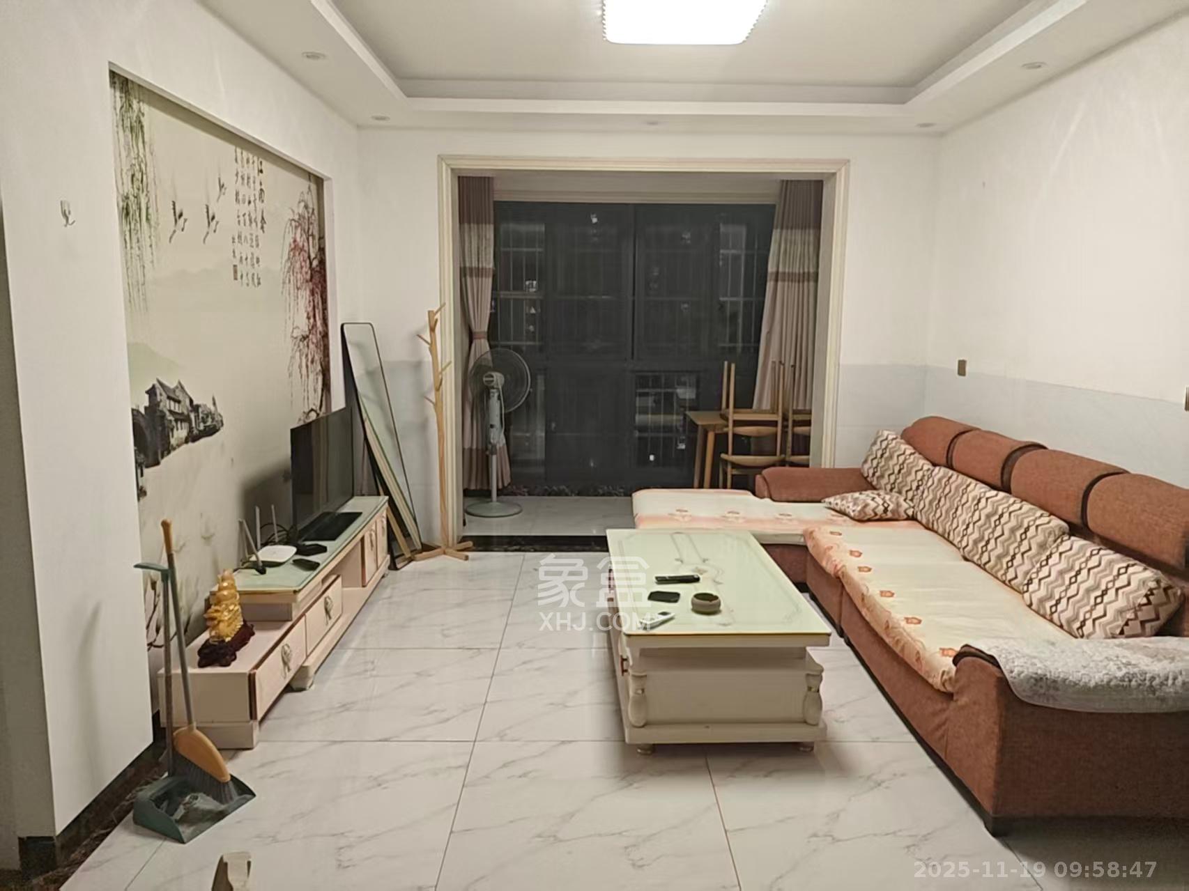 嘉顺苑  3室2厅2卫    2500.0元/月