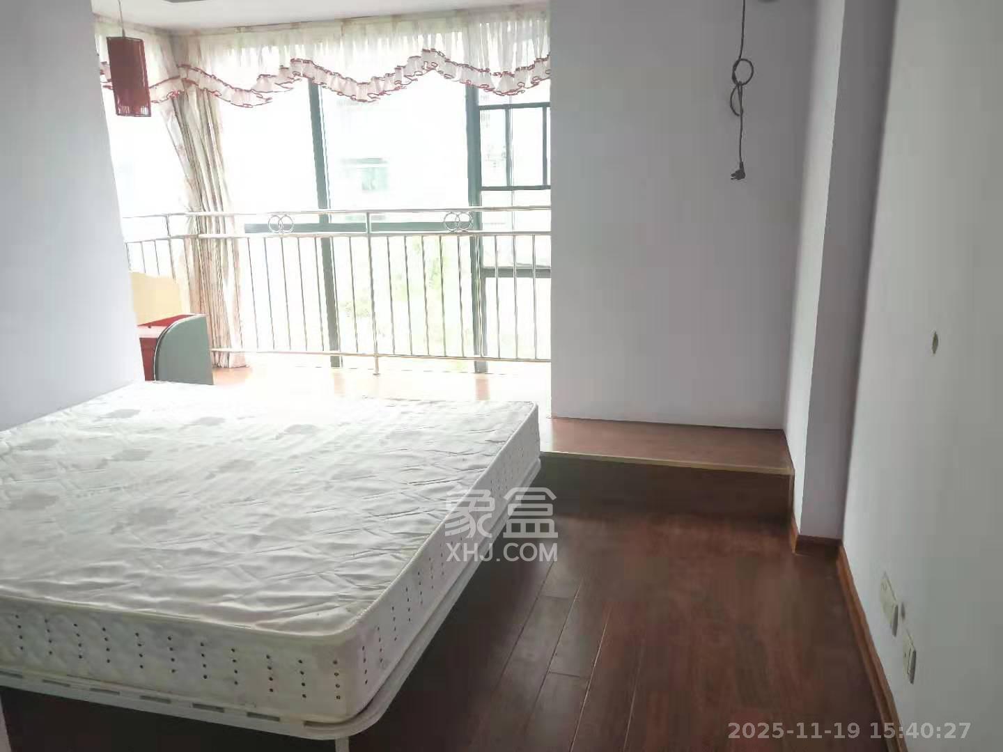 银港水晶城  2室2厅1卫    2400.0元/月室内图