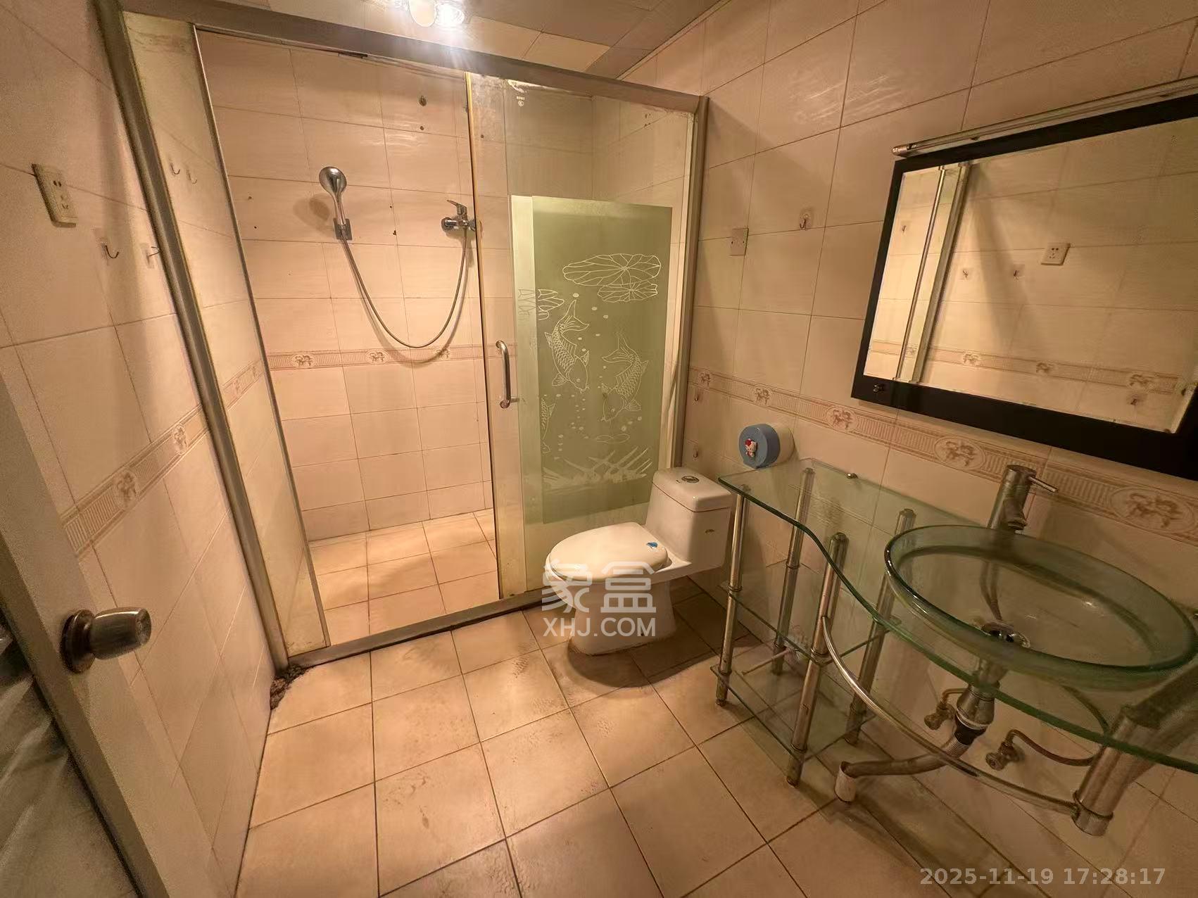 时代天骄  3室2厅2卫    2100.0元/月室内图