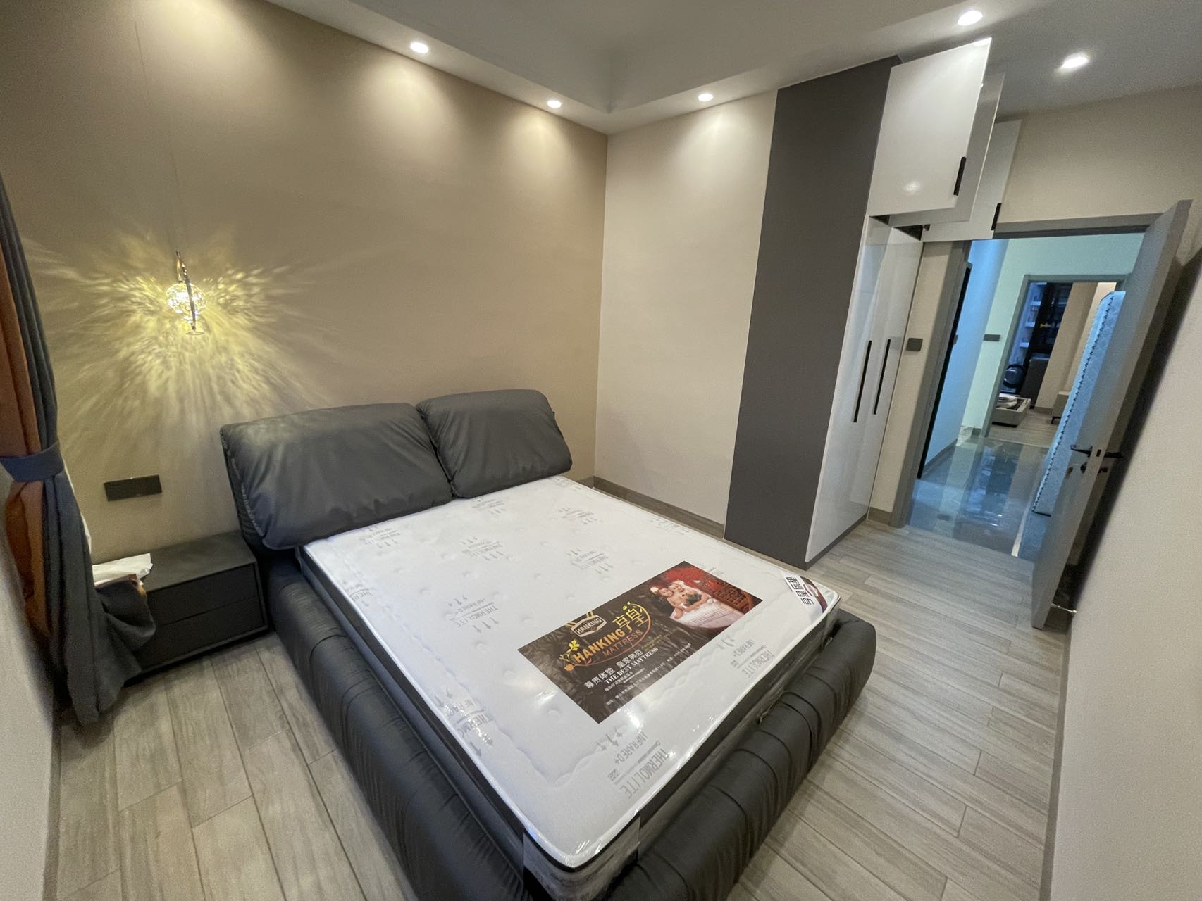 绿地海长流一期  2室2厅2卫    3200.0元/月室内图