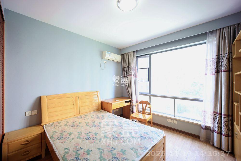 建鸿达华都（华都小户型及大华写字楼）  2室1厅1卫    2400.0元/月室内图