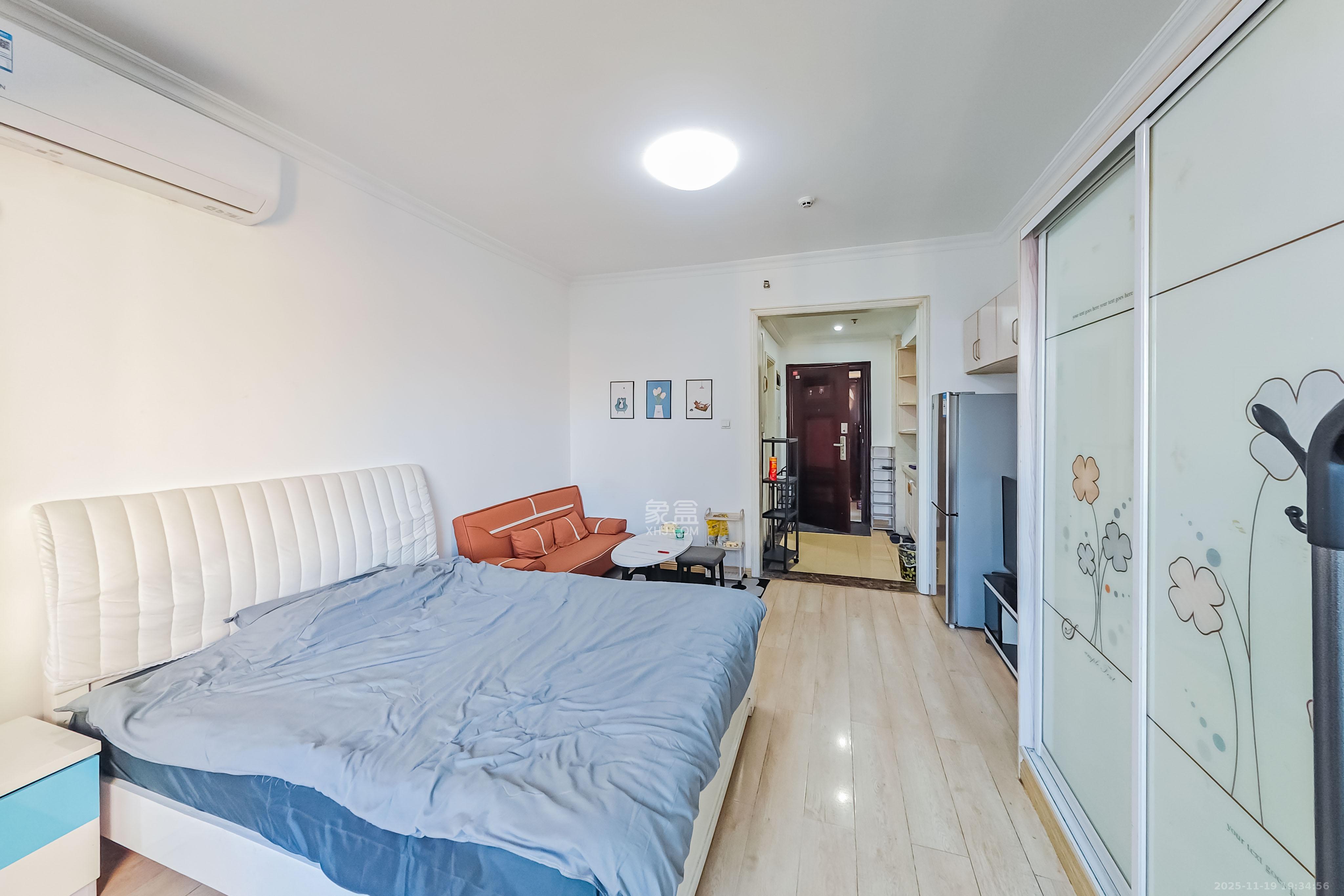 五江天街北区 1室1厅1卫 26.0万 五江天街北区 1室1厅1卫 26.0万客厅