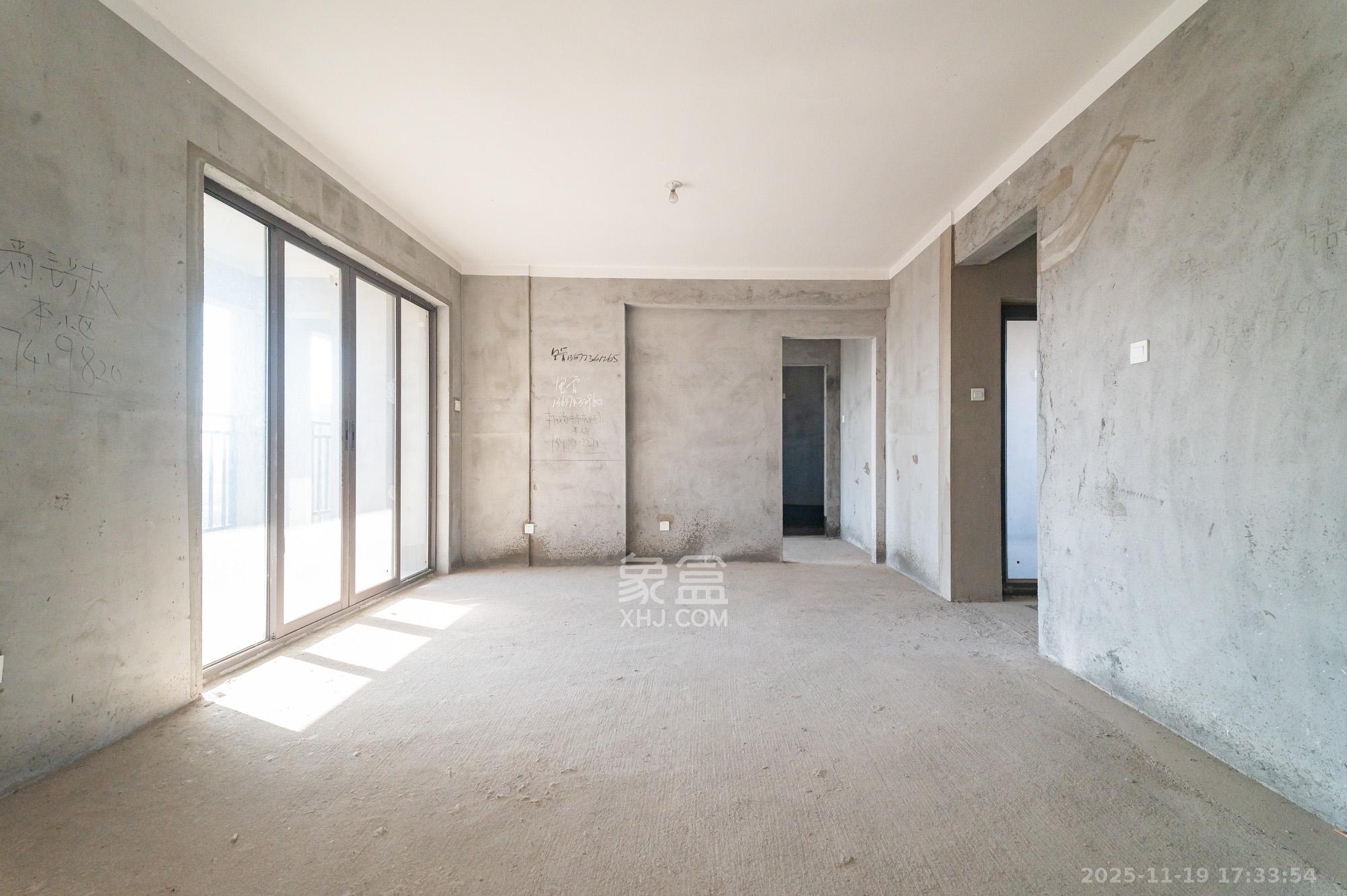 星湖湾二期高层  3室2厅2卫    100.0万