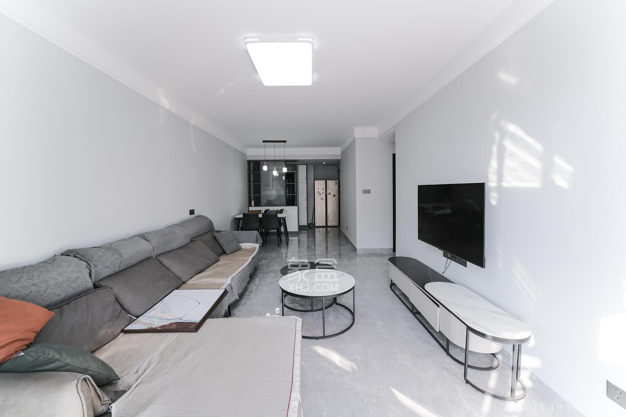 保利香槟国际 3室2厅2卫 84.8万 保利香槟国际 3室2厅2卫 84.8万客厅