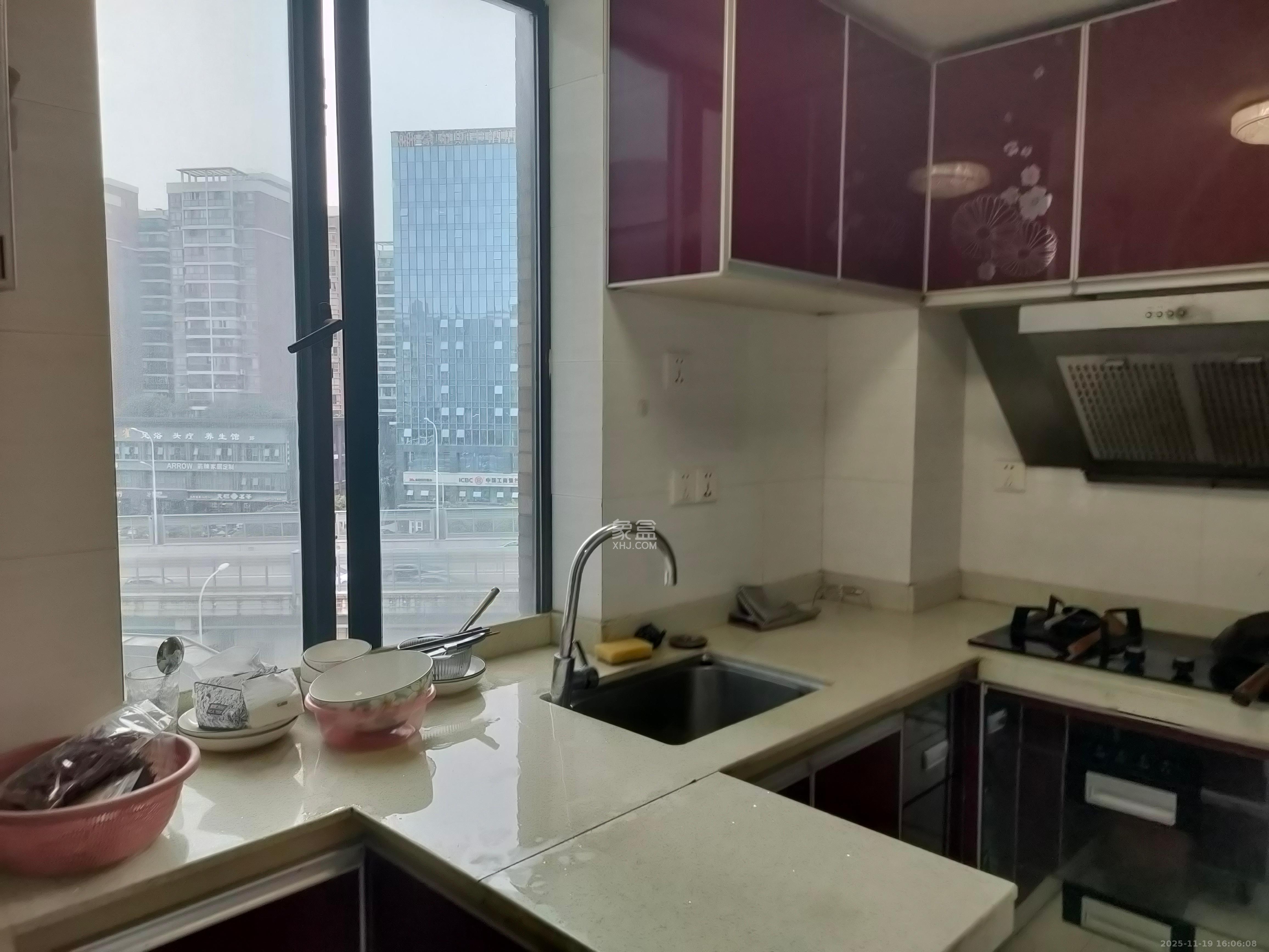 湘府9号  1室2厅1卫    1000.0元/月室内图