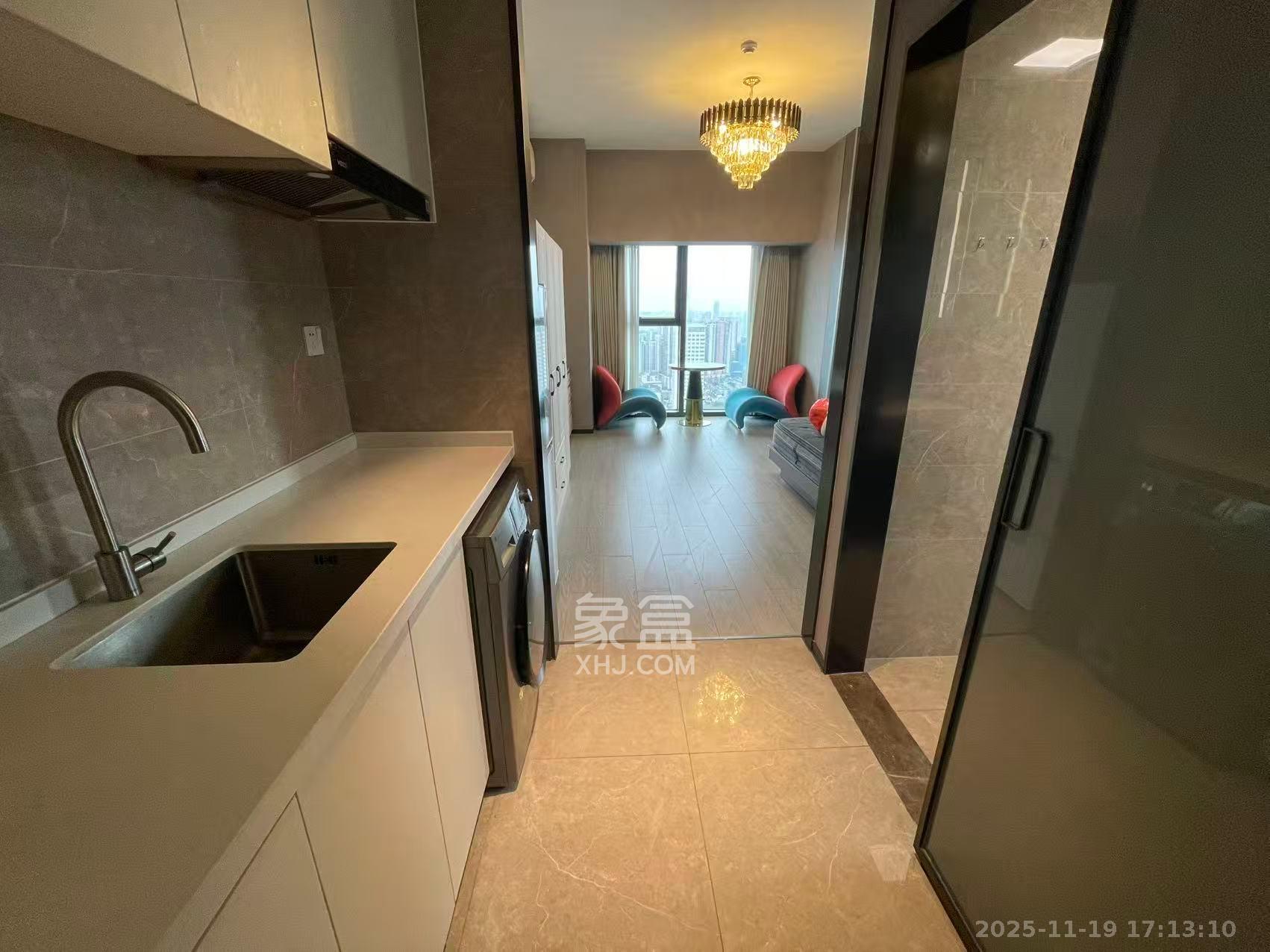 华润置地中心  1室0厅1卫    2800.0元/月