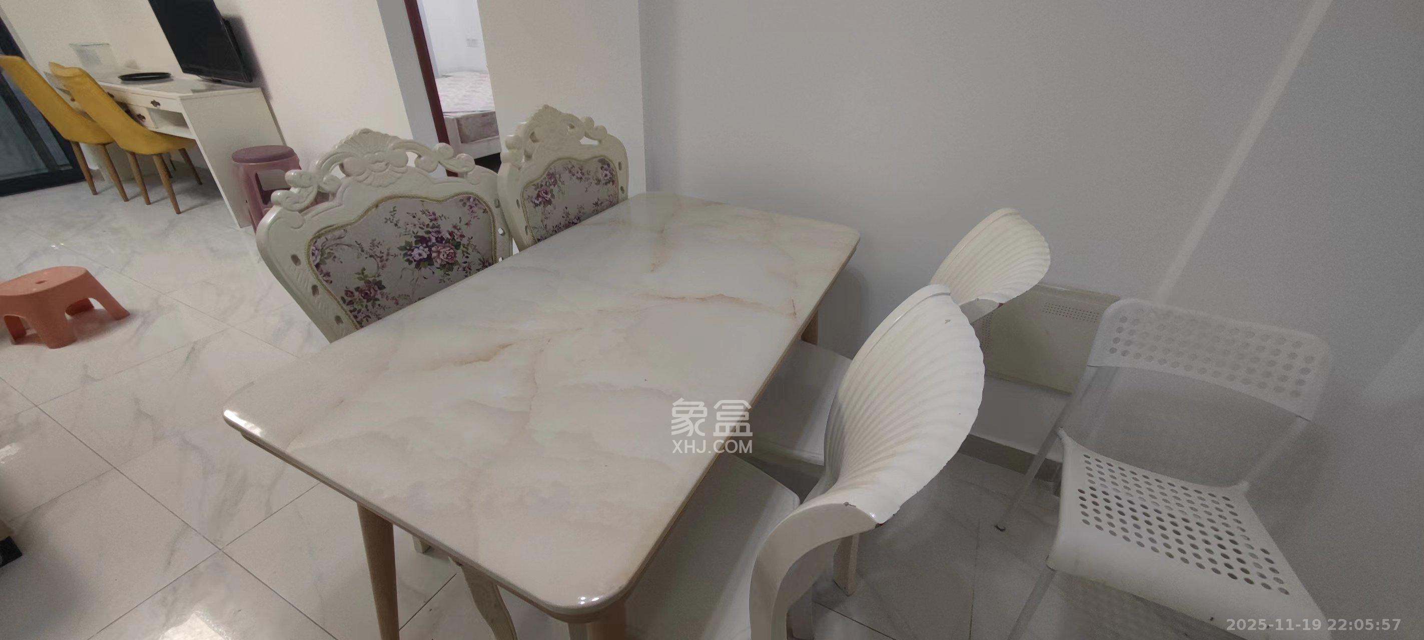 望兴景园二期（望兴西西里）  2室1厅1卫    2180.0元/月室内图