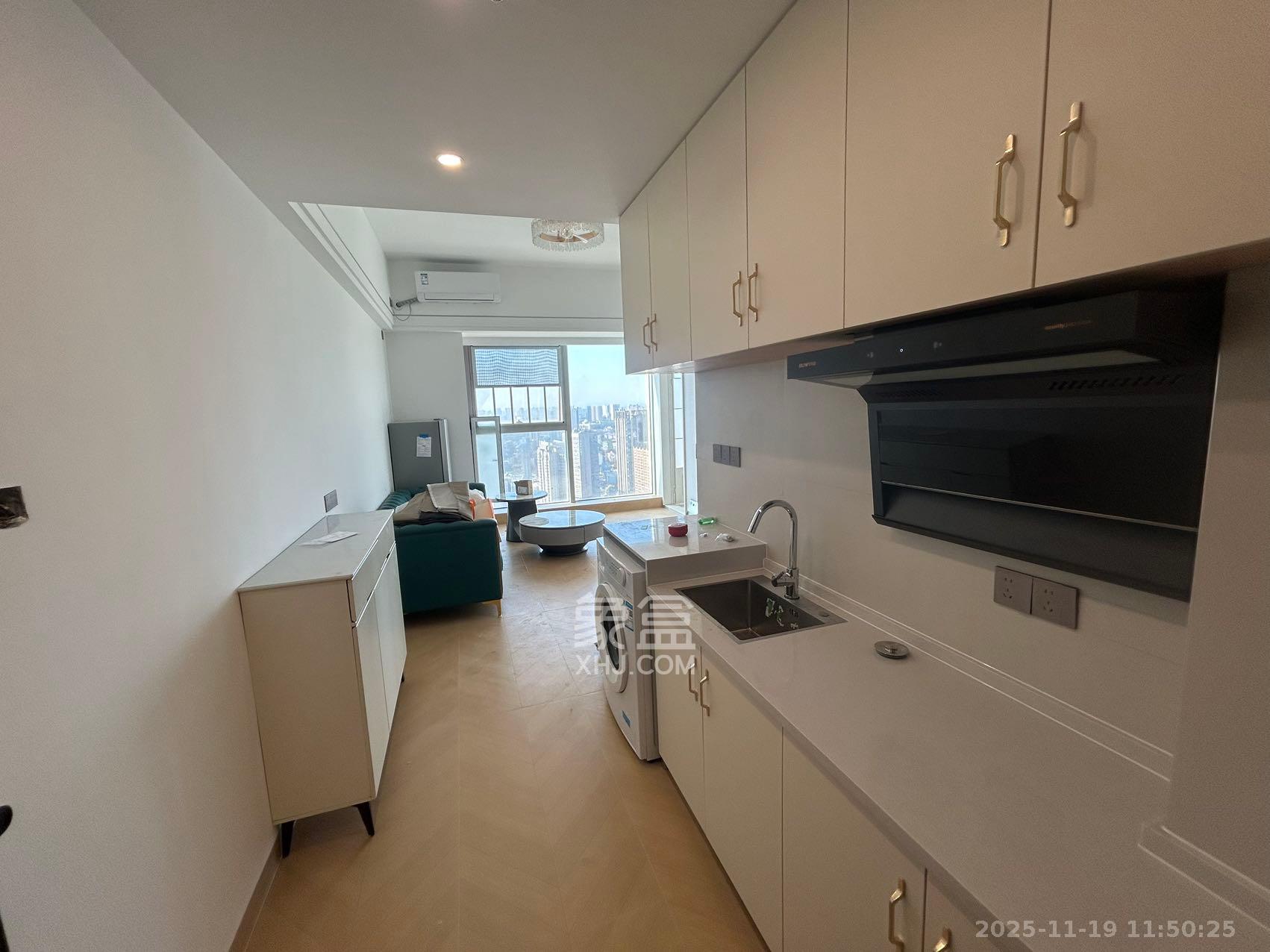 恒大誉府（融誉商业中心）  1室0厅0卫    2500.0元/月