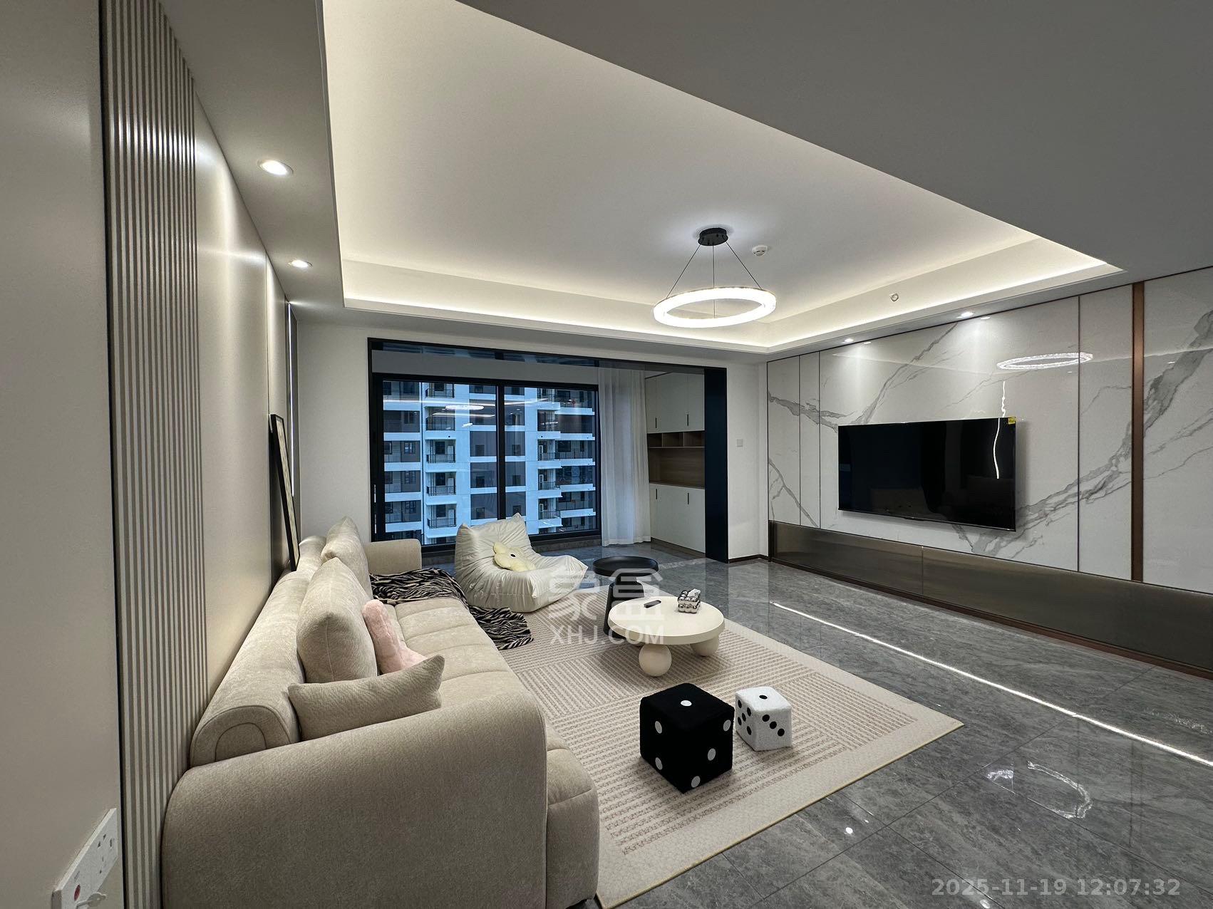 滨江府1913 4室2厅2卫 9800.0元/月 滨江府1913 4室2厅2卫 9800.0元/月室内图