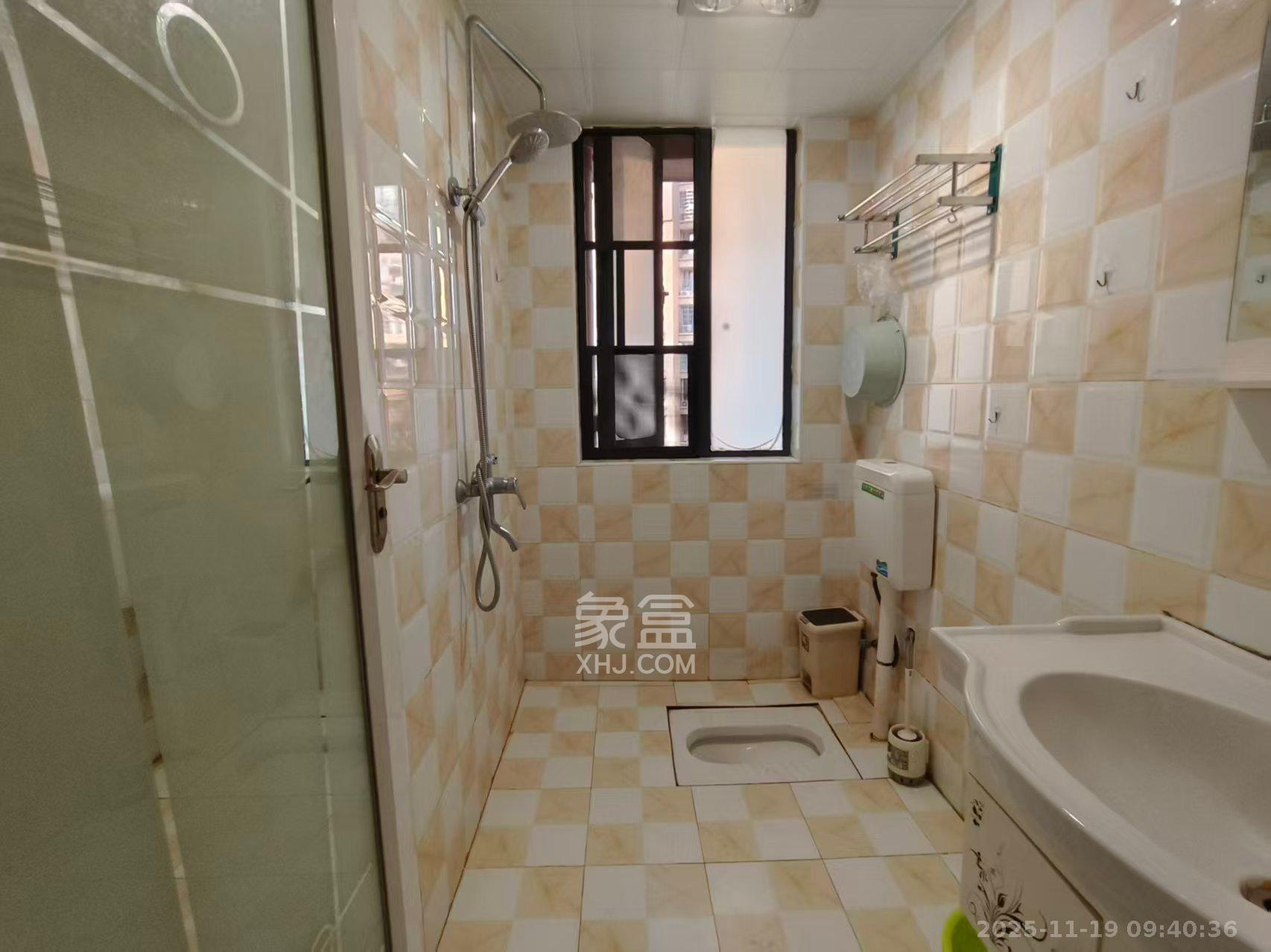 荣盛花语馨苑  3室2厅1卫    2500.0元/月室内图