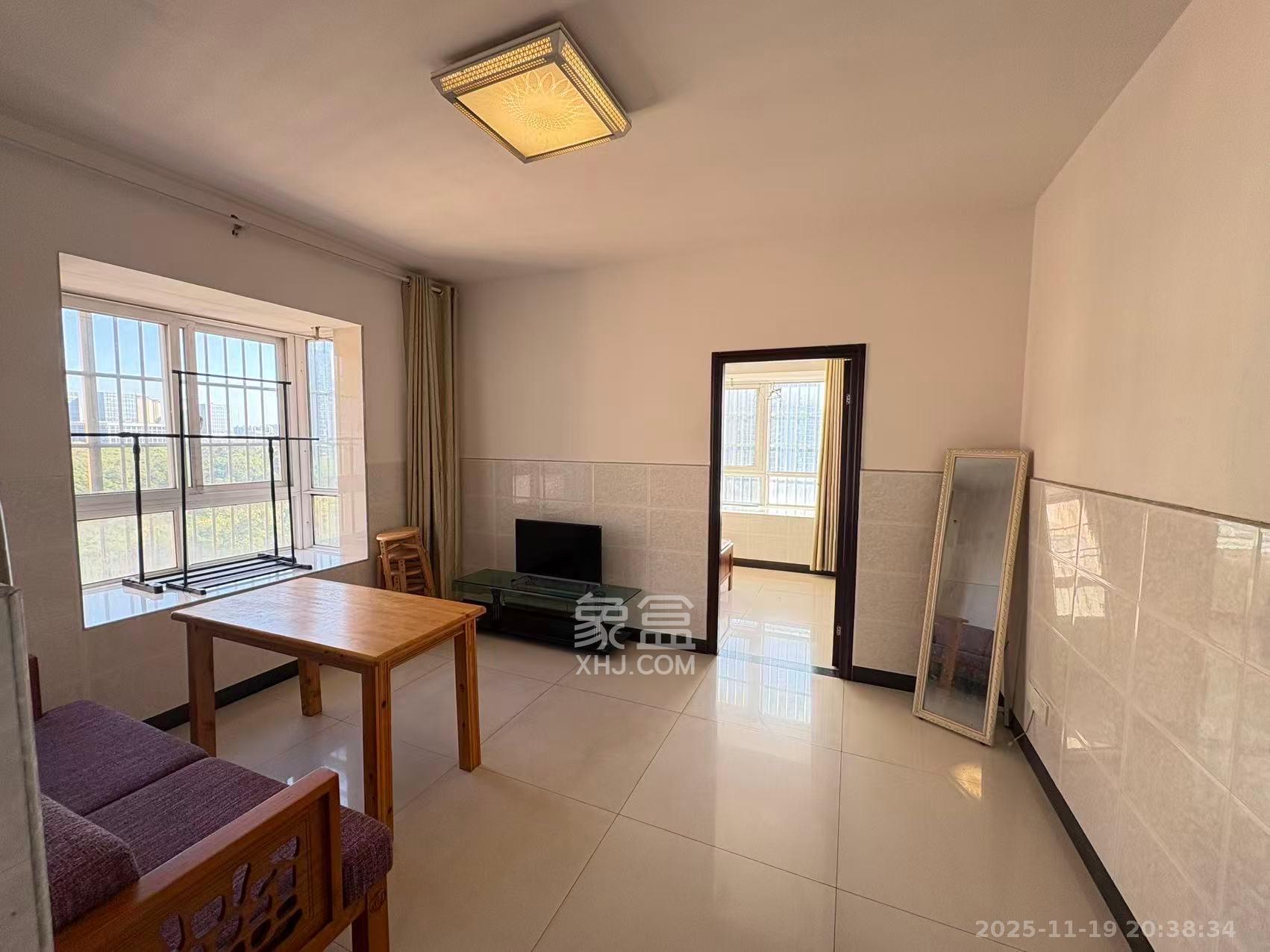 金石蓉园 1室1厅1卫 1300.0元/月 金石蓉园 1室1厅1卫 1300.0元/月室内图