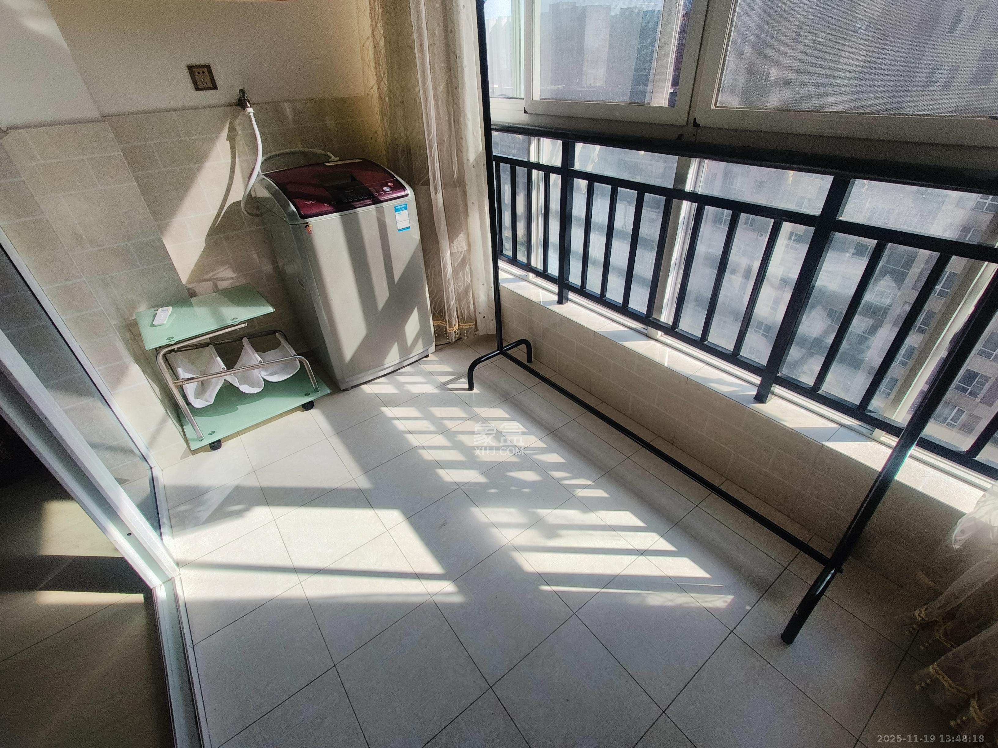 万国城（当代满庭春MOMA）二期  2室2厅1卫    2000.0元/月室内图