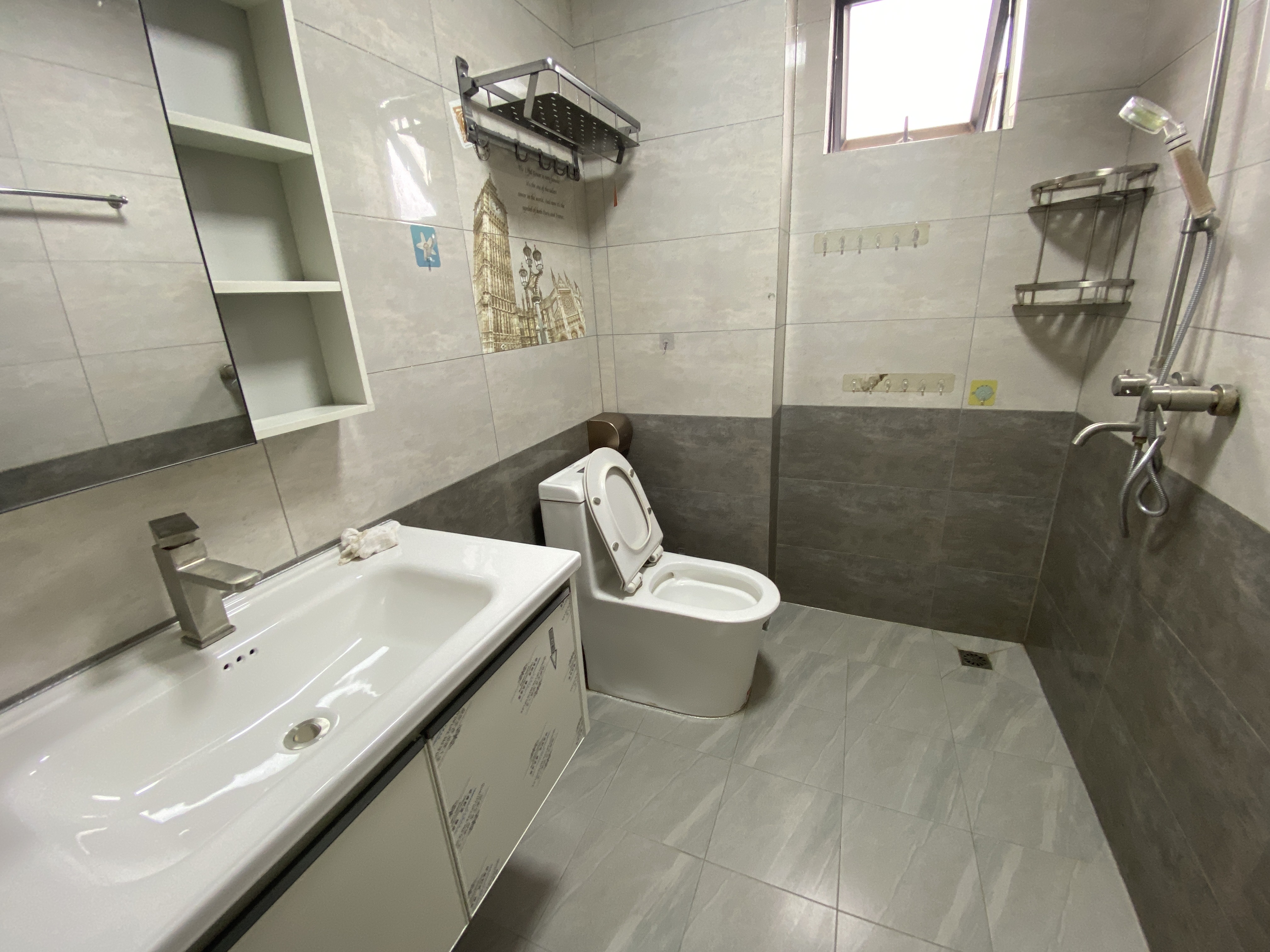 凤翔花园(C区) 2室1厅1卫 2300.0元/月 凤翔花园(C区) 2室1厅1卫 2300.0元/月室内图