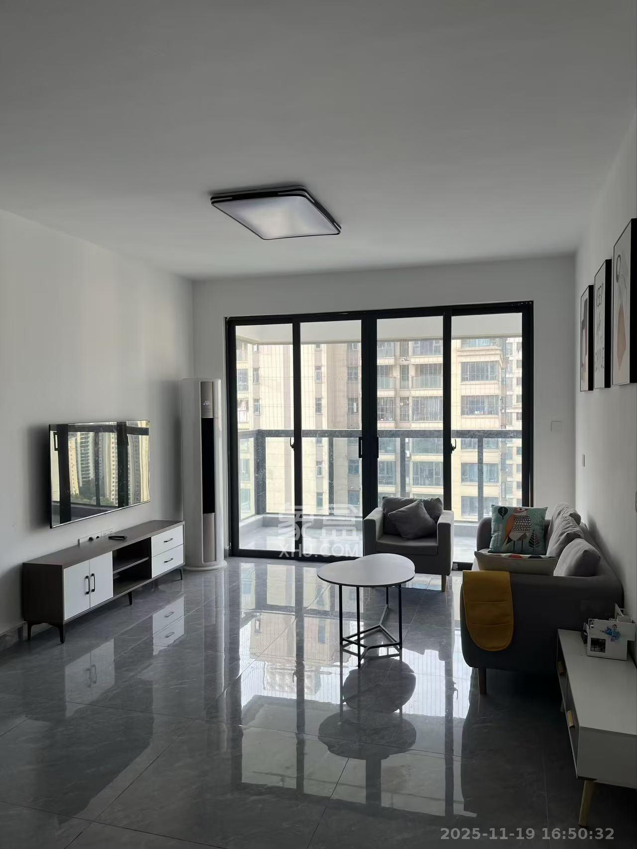 长房东旭国际  1室0厅0卫    3000.0元/月