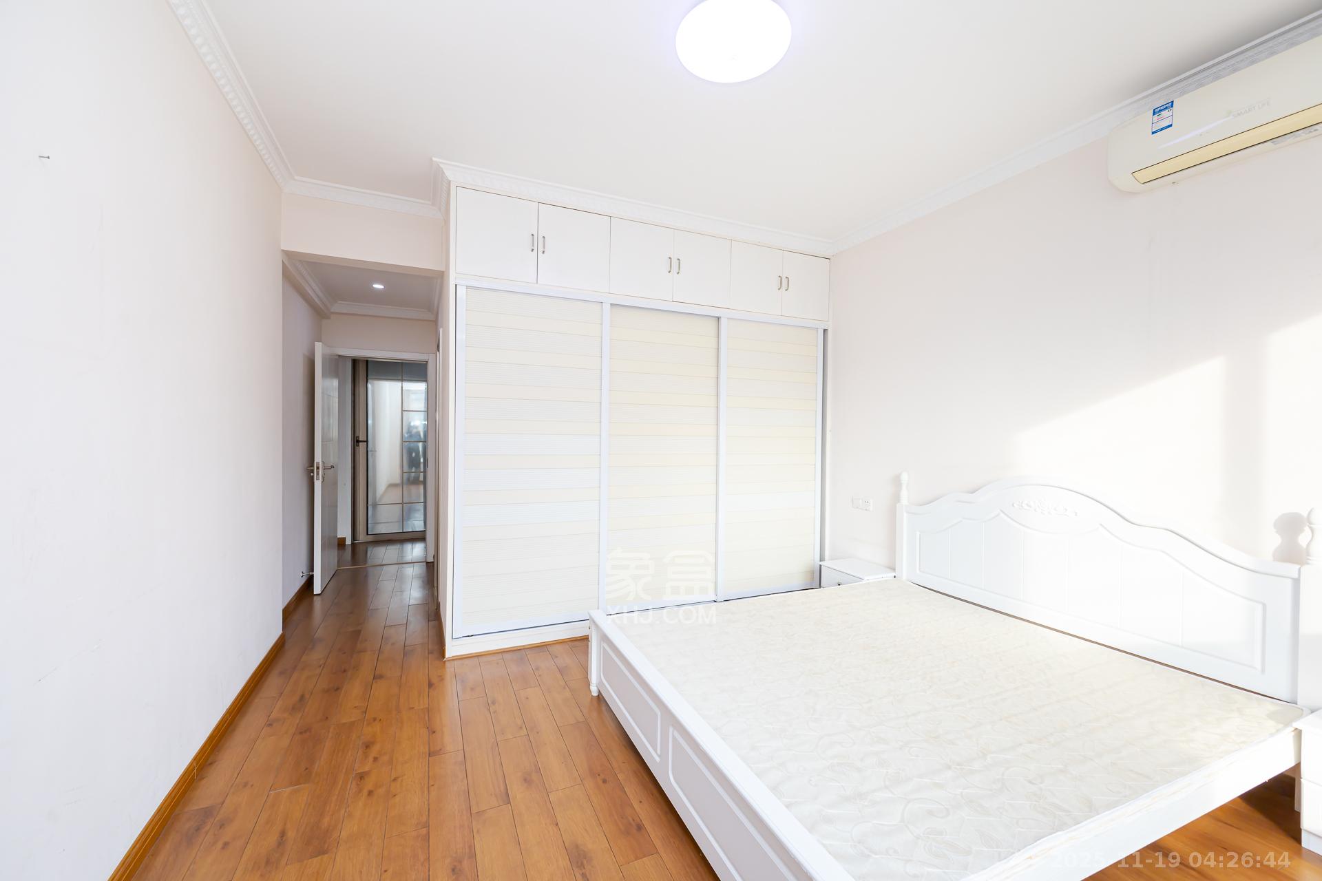 长沙玫瑰园  3室2厅2卫    91.8万卧室