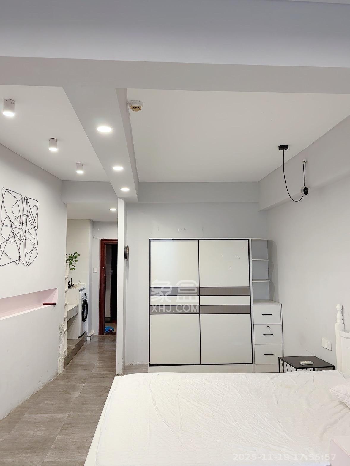 天心华庭 1室1厅1卫 2100.0元/月 天心华庭 1室1厅1卫 2100.0元/月室内图