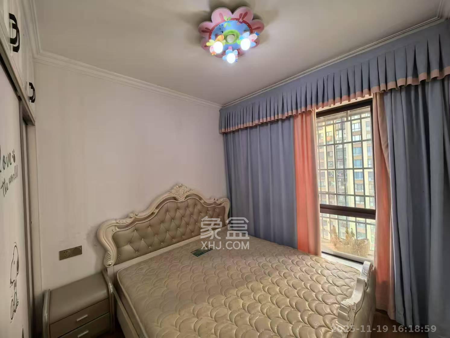 国泰九龙湾  4室2厅2卫    2600.0元/月室内图