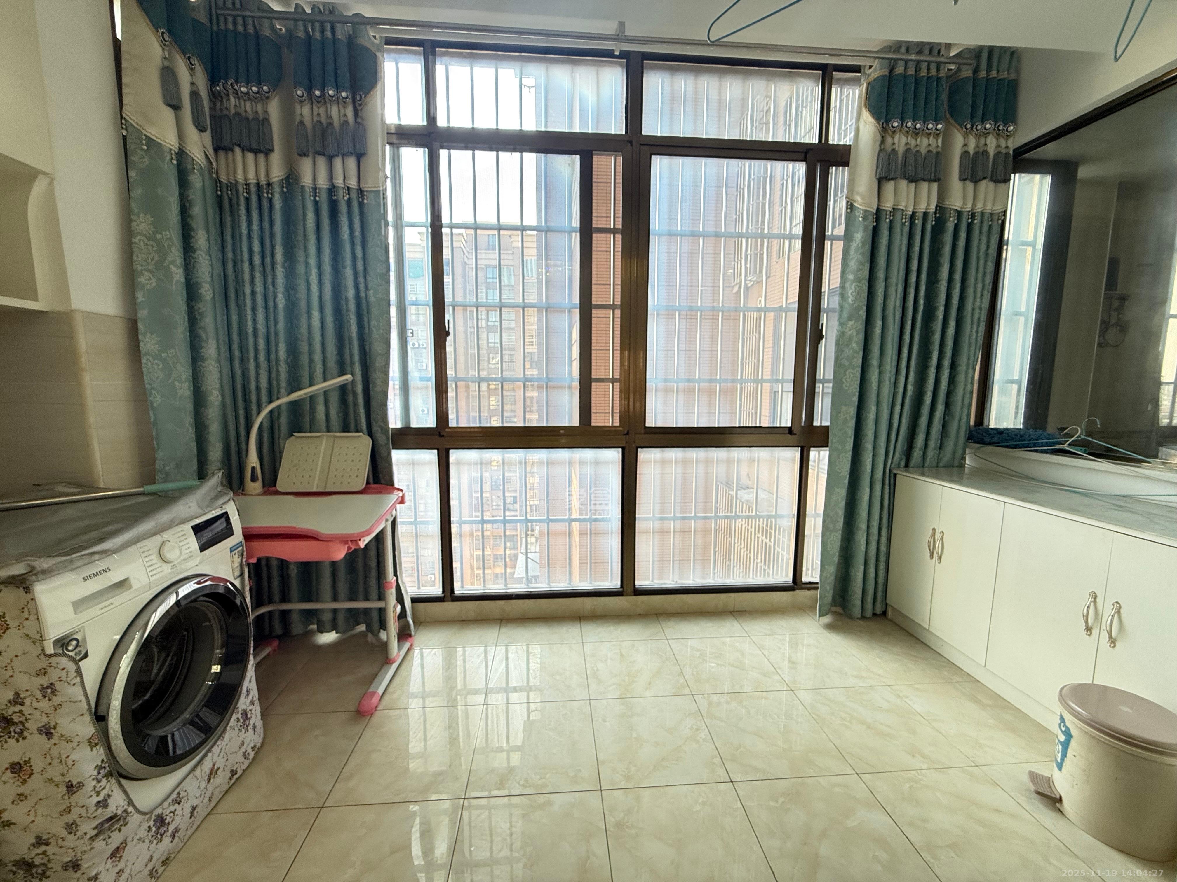 家和院 4室2厅2卫 2500.0元/月 家和院 4室2厅2卫 2500.0元/月室内图