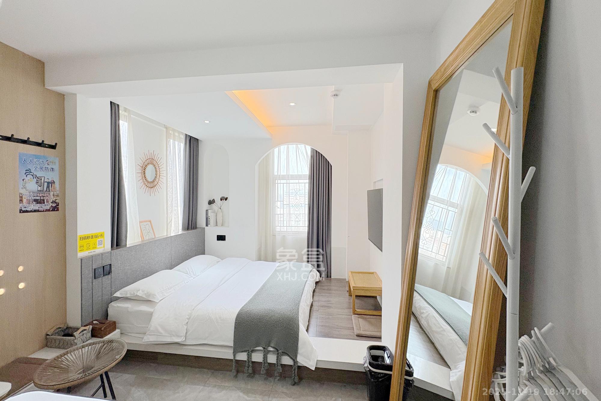 君临国际  3室2厅2卫    186.0万