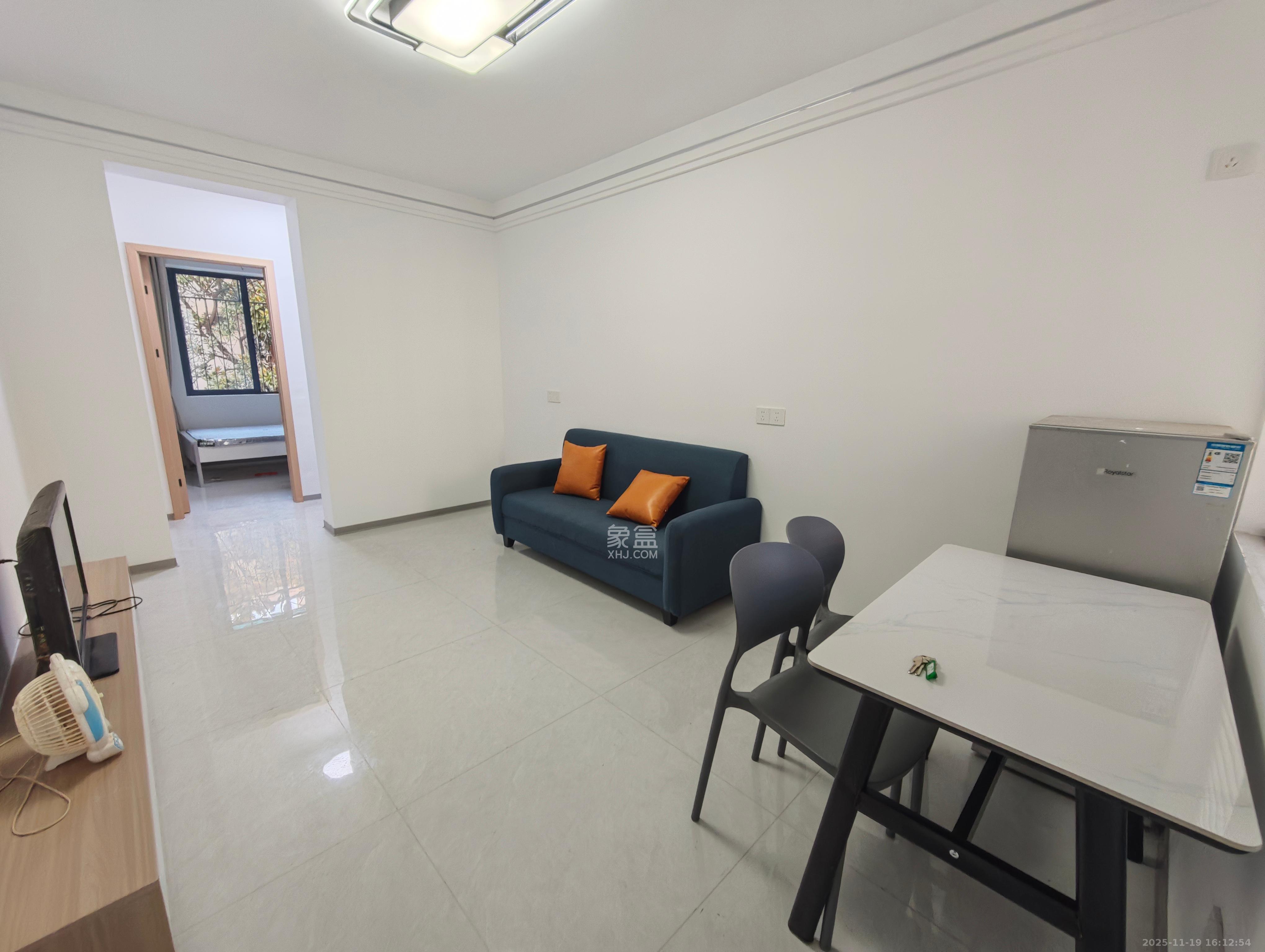 乔庄社区  2室2厅1卫    2300.0元/月室内图