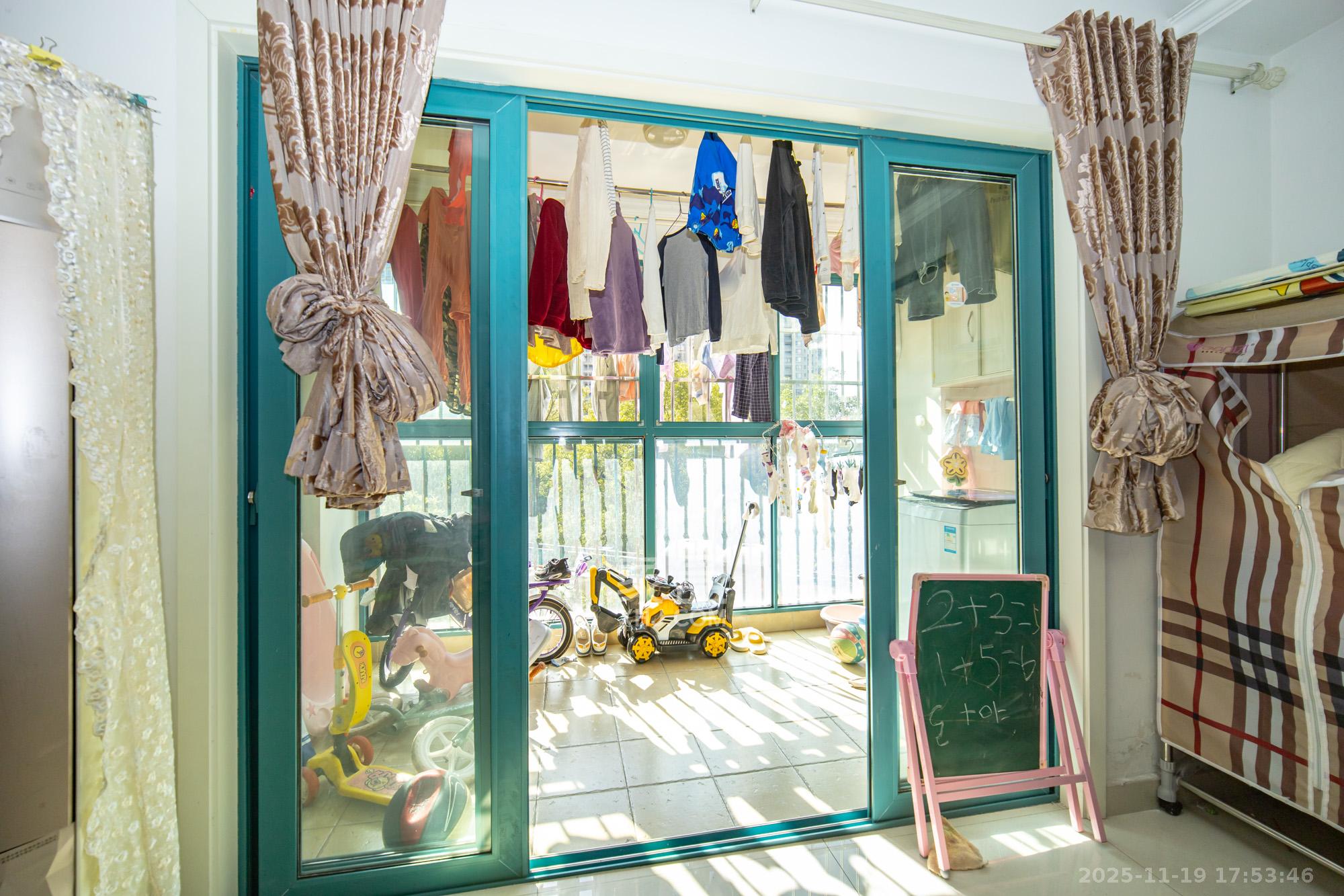 蝴蝶谷 3室2厅1卫 47.8万 蝴蝶谷 3室2厅1卫 47.8万阳台