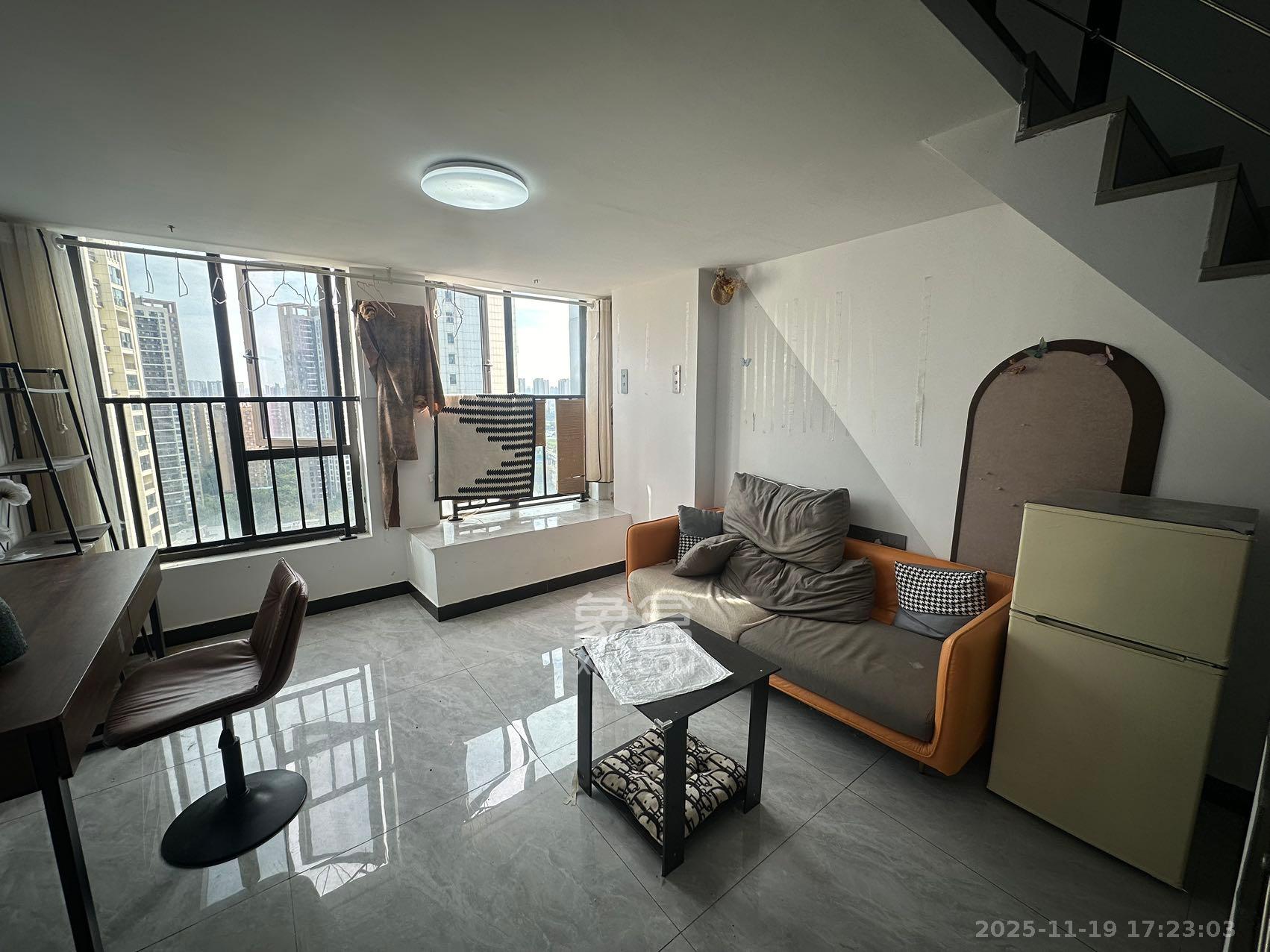 润和国际广场  2室1厅1卫    2000.0元/月室内图