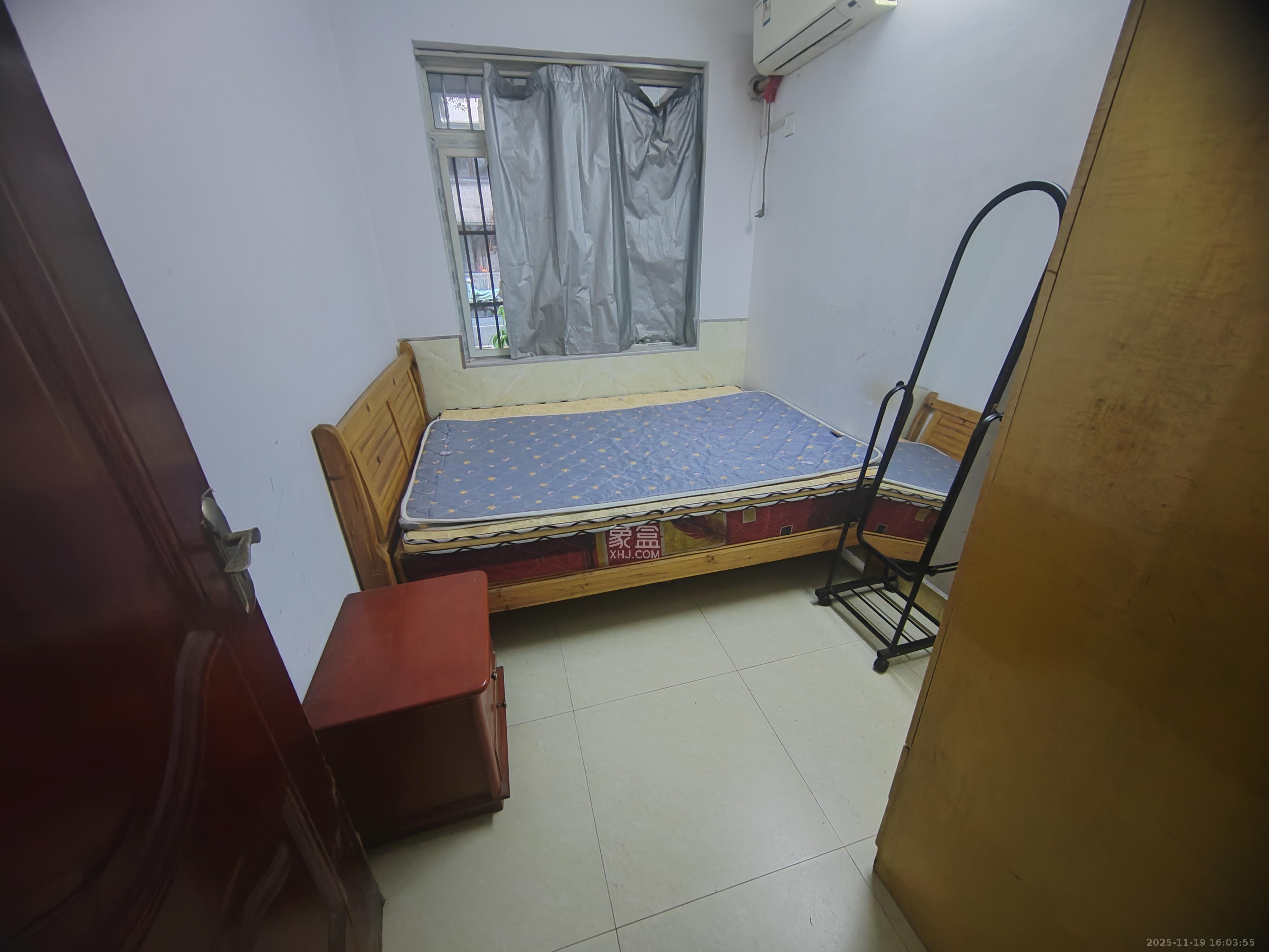 红花坡社区  2室1厅1卫    1250.0元/月室内图