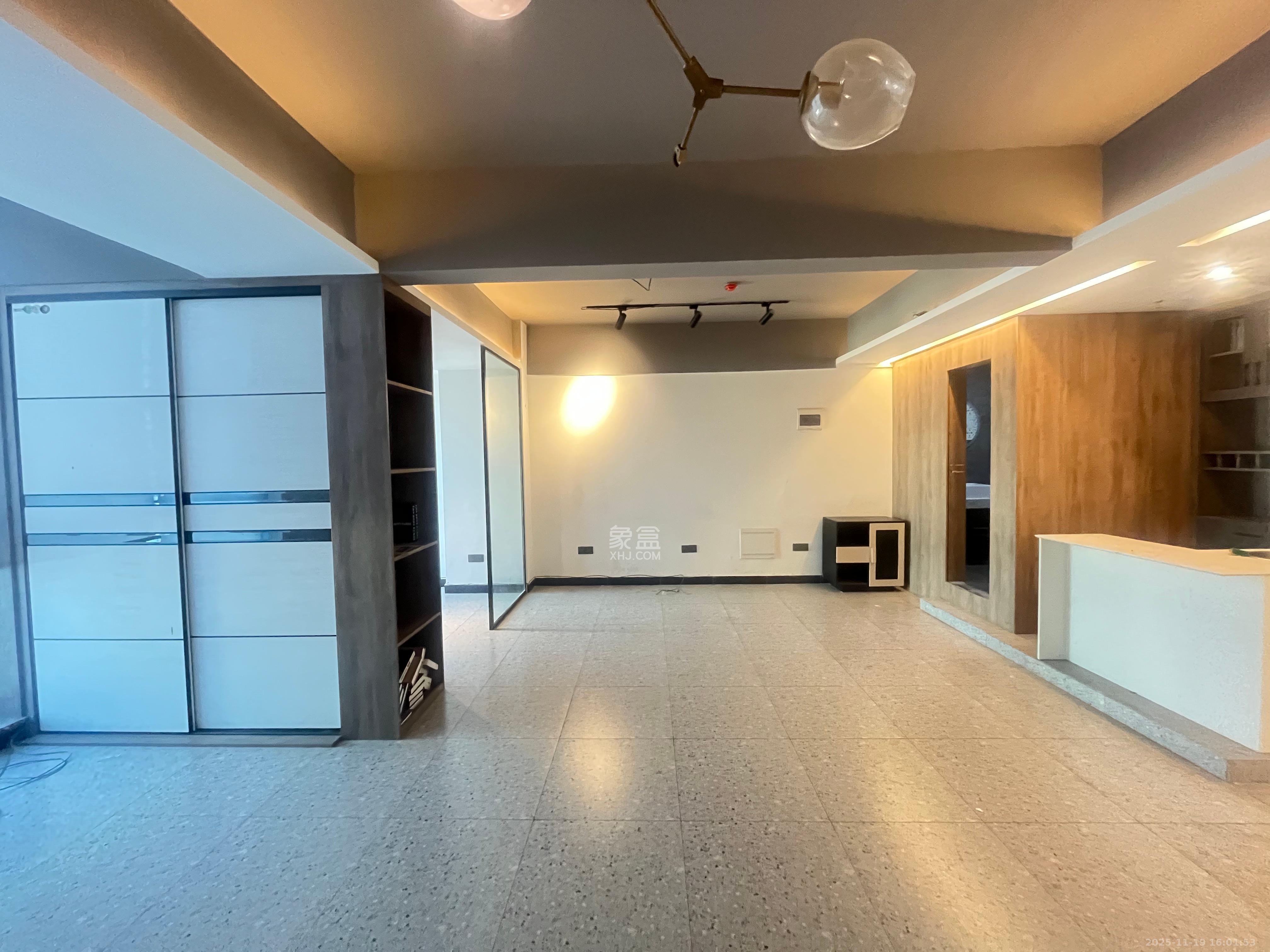 东盈商业广场（华泉城市广场）  1室1厅1卫    2800.0元/月室内图