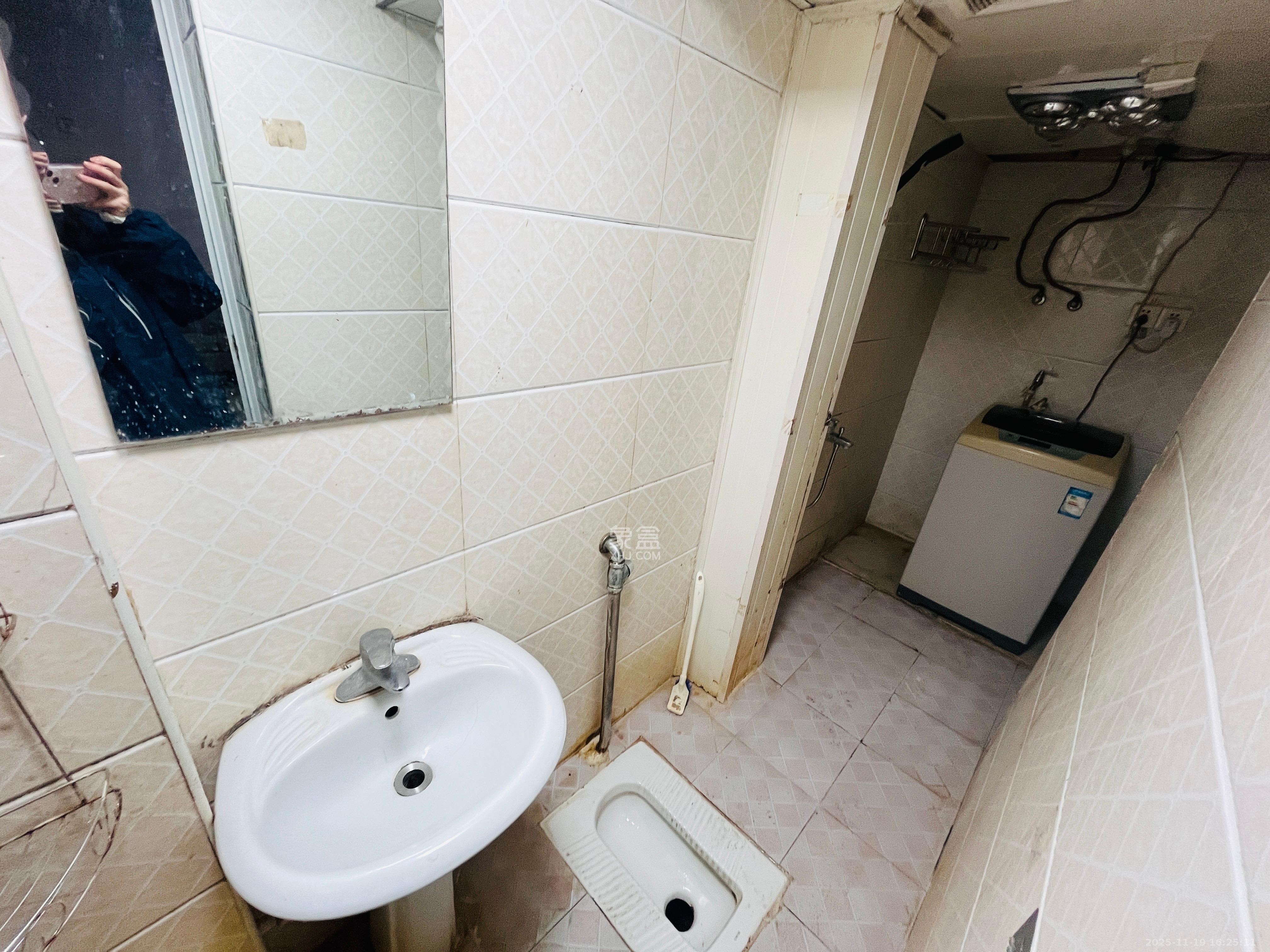 白沙街（白沙巷）散盘  3室1厅1卫    1500.0元/月室内图